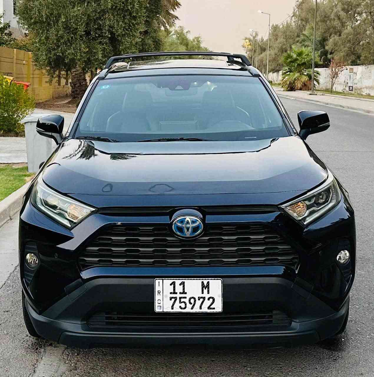 راف فور xse 2021 هايبرد
لون نيلي 
فول مواصفات السيارة 
ماشيه 41.000mi
السياره كلش نضيفه وبالواقع احلى
السياره حادثها قبق جنطه وجاملغ امامي مسرقه نصبغن
وصار بيها بالعراق جاملغ خلفي 
السعر 20.800 وبيها مجال للطيبين
مكان السياره بغداد العامريه نهاية شارع المنضمه
للاستفسار 
***********
