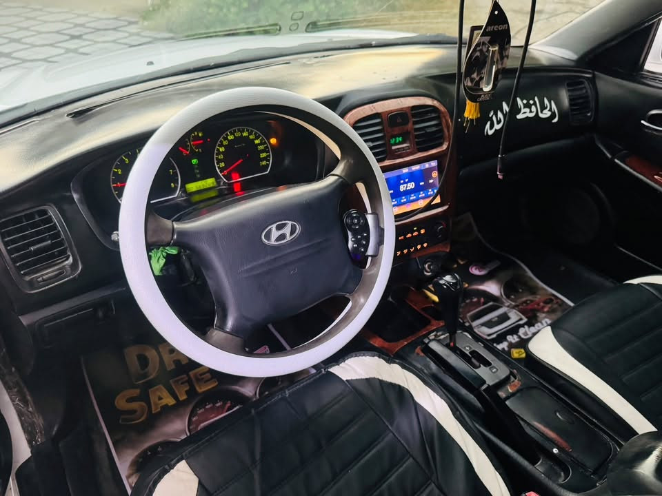 سلام عليكم للبيع سوناتا 2002 مكينه 2000
رقم بغداد سنويه ل30  مكينه حاويه كير مكينه مكفولات 
تبريد ثلج ❄️ حداديه اماميه جديده خلفيه نص 
مصبوغه عام بدون حادث تخم تاير وباتري جديد
داخل نضيف شاشه كار بلي تحكم ستيرن كامره خلفيه كهربائيات كلها شغاله 4 جام كهرباء سنتر لوك  سعرها 58 بيها مجال بسيط مكاني بابل ***********
