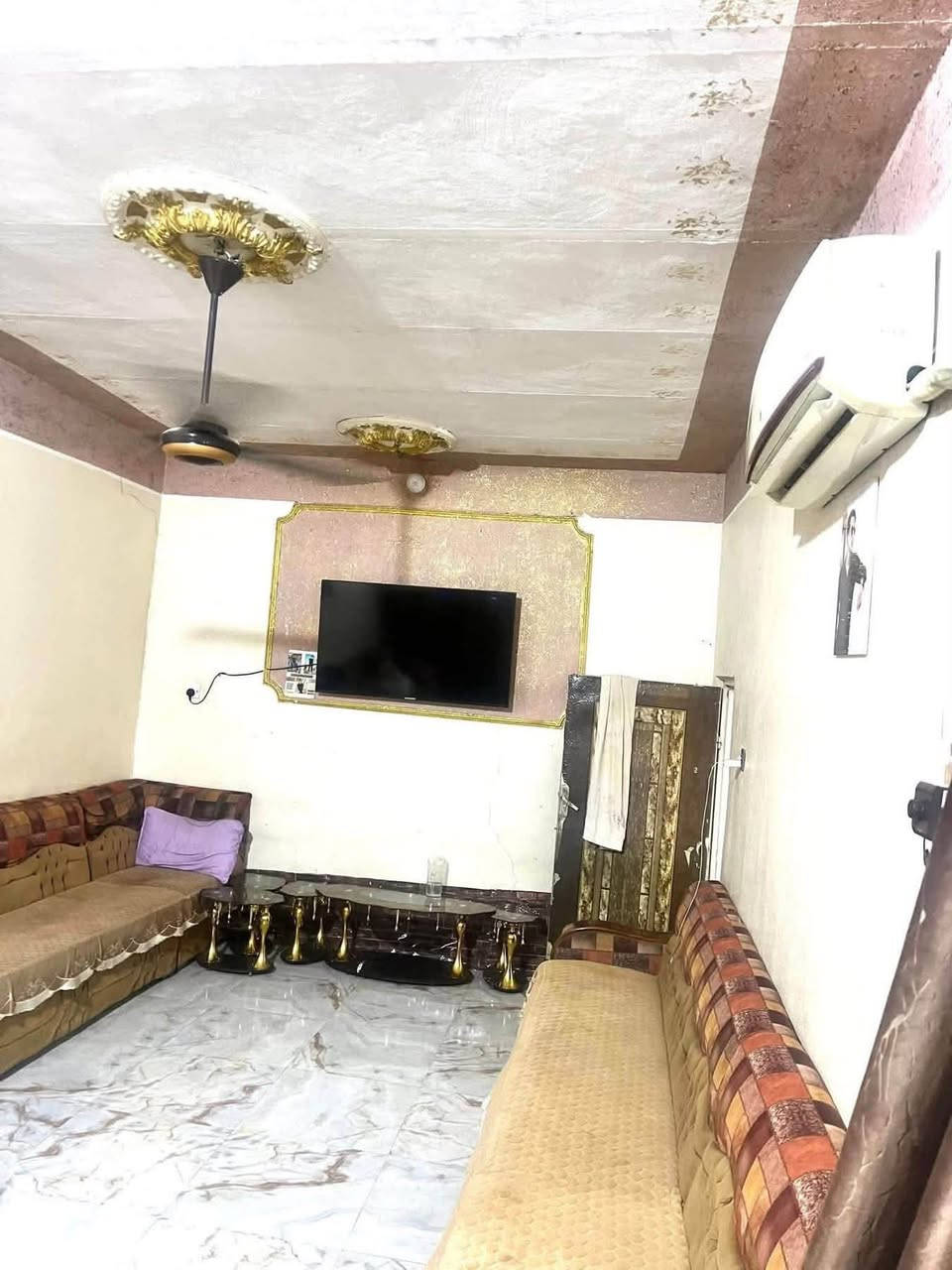 بيت للبيع مساحة 240متر
في حي الزهراء الثاني_بسعر مناسب 
تجاوز _معاملة طابو بلديه 
غرفتين وصاله ومطبخ ومضيف وصحيات ومخرن خارجي 
للاستفسار ‭***********
