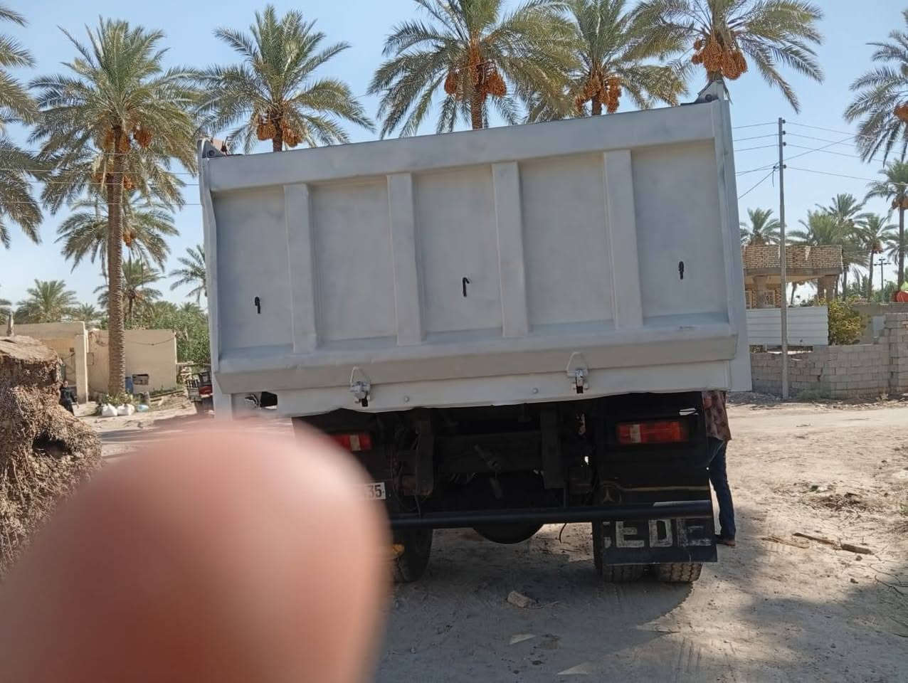اسكانيا بومة قلاب دبل قماره تك اكسل
موديل 2001
مكينى 143 =6  بام ونوزل 
كير 3*3
شاصي مكفول 
تبريد جديد على سويج
سيارة جاهز للشغل 
رقم اربيل  نكليزي شرط تحويل هزا وفحص جديد 

مكان سيارة بابل  
للاستفسار التصال على ***********
