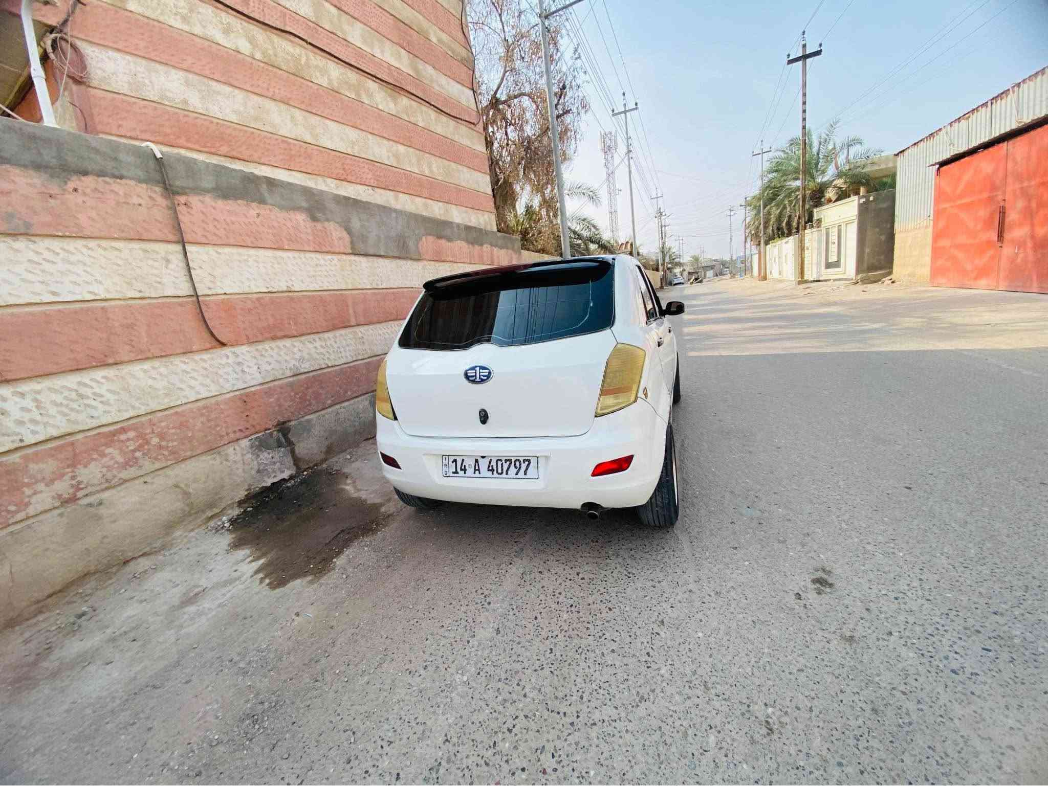 سلام عليكم 
فاو صيني ٢٠١٣ 
محرك وكير كورله بيكاتشو ١٦٠٠ ياباني 
رقم وسنويه جدد لل٢٠٣٠ بصره تحويل ثاني يوم 
السياره كلش نضيفه ودواخلها جدد وجاهزه ما بيها نقص حداده تخم تاير محرك كير كلها تمام 
السعر ٣٣ وبيها مجال 
الشراي يتصل وبخدمته ***********
مكاني البصره ابو الخصيب, البصرة
