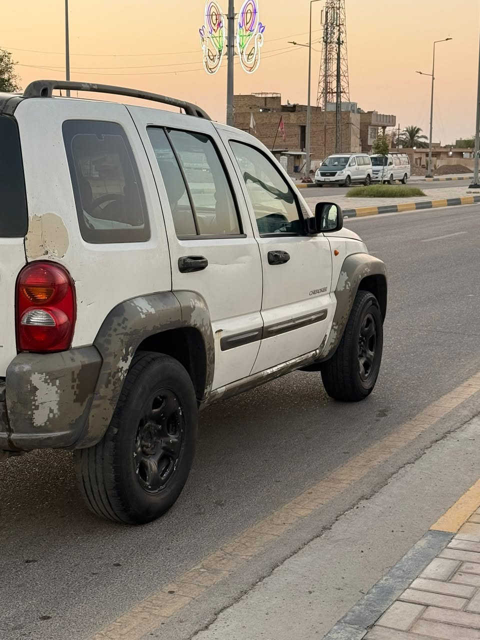 السلام عليكم  للبيع جيب لبرتي موديل 2004 مال مزاد الدوله بيها كتاب اصولي السياره مكينه وكير نضيفات تخم تاير نضيف حداديه نضيفه تبريد شغال خير من الله كهربائيات كله شغاله السعر (50) وبيه مجال للشراي للاستفسار اكثر الاتصال على الرقم ***********
مكاني  كوت العزه الجديده
