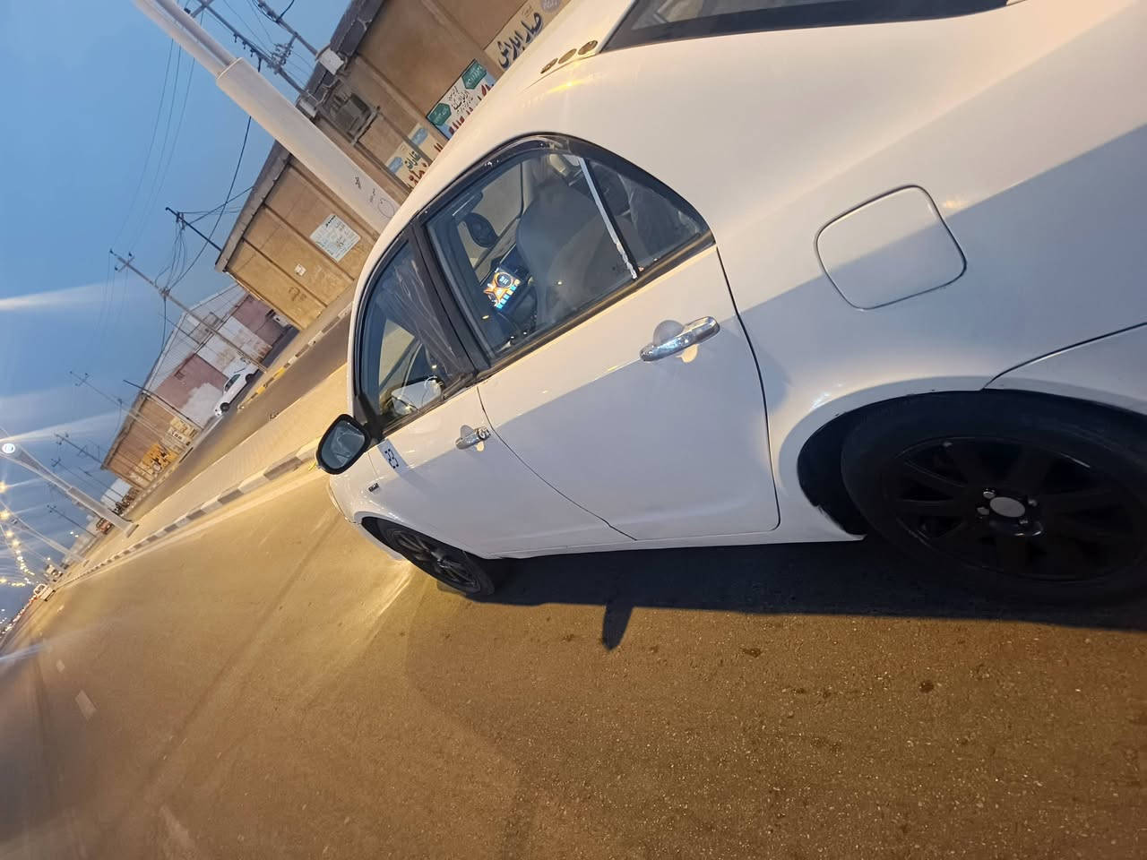 السلام عليكم سياره جيلي موبل للبيع مديل ١٢ مكينه وكير وحداديه وتخم تاير كفاله تبريد ثلج رقم انكليزي سنويه٣٠ كهربائيات شغاله لايت زنون كامره دواخل جديده بيهه مكانات صبغ  السعر ٣٨ بيه مجال بسيط العنوان البصره لقبله رقم الهاتف ***********
