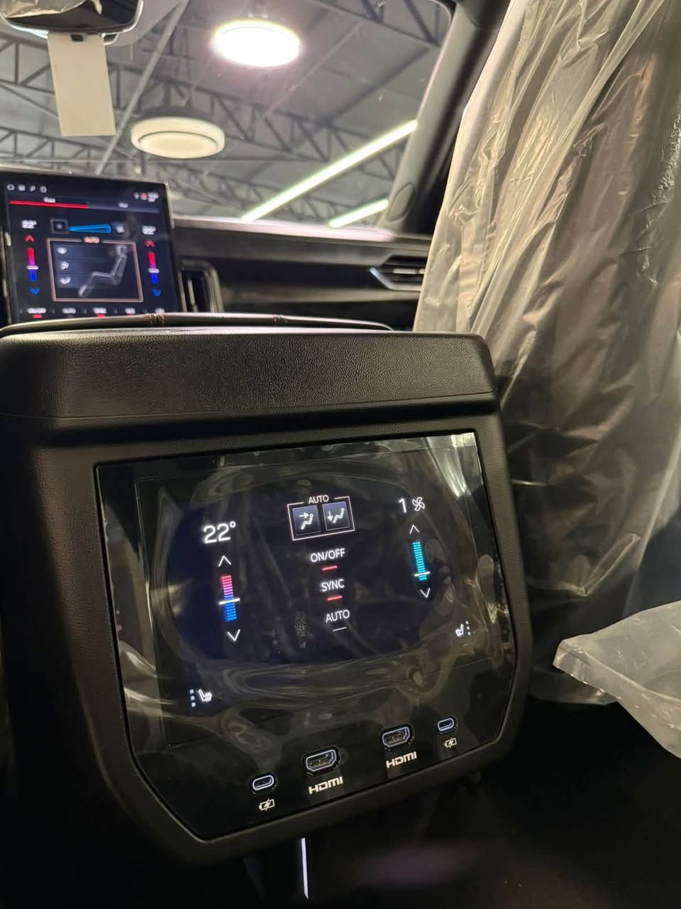 توفرت لدى شركه المهند جمسي يوكن  AT4
للتواصل ع رقم 
*********** 

نور مؤيد

نص مكتوب في الصور:
- GMC GMC | YUKON | AT4 Engine: 6.2 L / V8 EcoTec3 / Gasoline Horsepower: 420 HP Torque: 623 N.M Transmission: 10 Speed Automatic Drive: AWD Tires: 275 / 60 R20 with Alloy wheel Model Year/ 2026 • Premium Genuine Leather Seats. • 16-Way Power Front Seats with Massage Function. • Heated & Ventilated Front Seats. • Magnetic Ride Control Suspension. • Four-Corner Adaptive Air Suspension. • Up to 2 Inches of Vehicle Lift For Off-Road Driving. • 16.8-Inch Center Display & 11-Inch Driver Display. • 8-Inch Rear Climate Control Touchscreen. • Power-Folding Side Steps. • Hands-Free Power Liftgate. • Bose Premium Audio System with 18 Speakers. • Super Cruise Hands-Free Driving Technology. • Night Vision System. • HD Surround Vision Cameras with 9 Viewing Angles. • Comprehensive Driver Assistance Systems for Parking & Maneuvering. • Panoramic Sunroof. المحرك: 6.2 لتر/ 8 سلندر بنزين القدرة الحصانية: 420 حصان العزم: 623 نيوتن متر ناقل الحركة: 10 سرعات القيادة: نظام دفع رباعي الاطارات: 275 / 60 R20 مع عجلات من الألمنيوم سنة الصنع/ 2026 • مقاعد جلد طبيعي فاخر. • مقاعد اماميه كهربائية ب16 وضعية مع خاصية المساج. • تدفئة وتبريد للمقاعد الامامية. • نظم التحكم المغناطيسي بالتعليق. • تعليق هوائي متكيف بأربع زوايا. • امكانية رفع المركبة للطرق الوعرة بما يصل الى 2 انش. • شاشة عرض مميزة قياس 16.8 بوصة وشاشة سائق 11 بوصة. • تحكم خلفي بالمناخ عبر شاشة لمس 8 بوصة. • دواسات جانبية كهربائية قابلة للطي. • باب خلفي يعمل بالاستشعار. • 18 مكبر صوت فاخر من بوز. • مثبت سرعة سوبر بدون استخدام اليدين. • نظام الرؤية الليلية. • كاميرات ورؤية محيطية عالية الدقة 9 زوايا. • مجموعة أنظمة متكاملة لمساعدة السائق على الركن والمناورة. • فتحة سقف بانورامية.