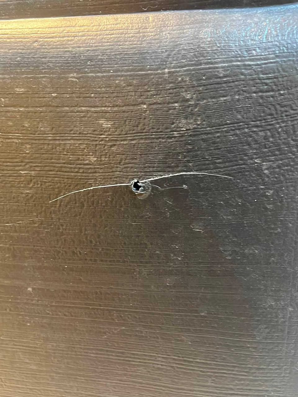 سلام عليكم شباب عدي هاذ الصندوك للبيع مثل ما موضح بالصوره الاضرار مالته و غراضه موجوده بس السبرنكات نقص مكاني بغداد تقاطع درويش سعره 30 و بي مجال اي ستفسار *********** متواجد واتساب

