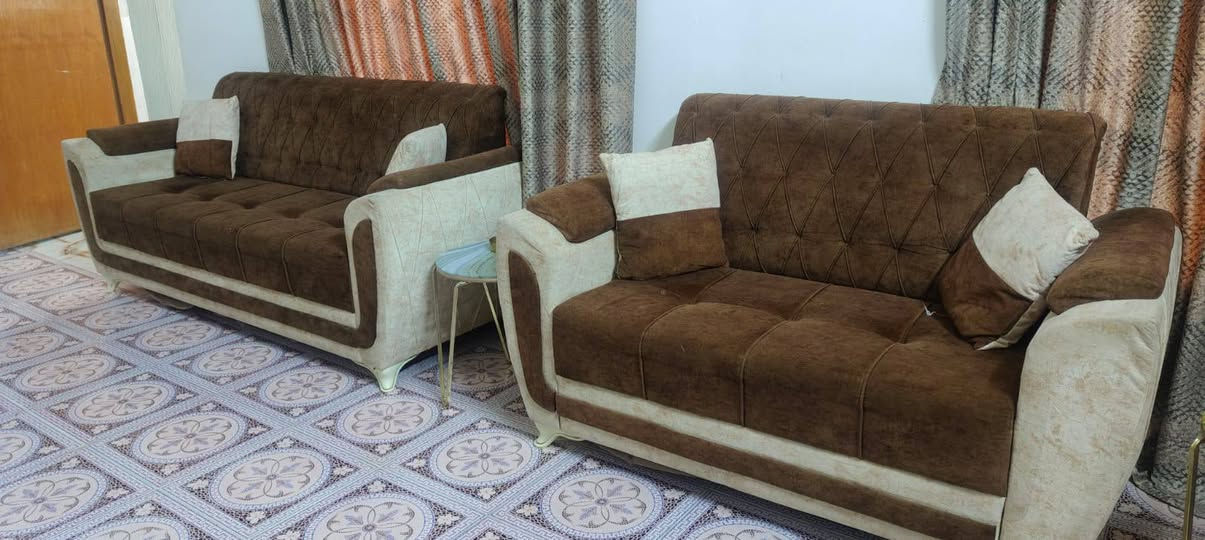 ديوان ١٠مقاعد • كروية ٣مقاعد • نضيف