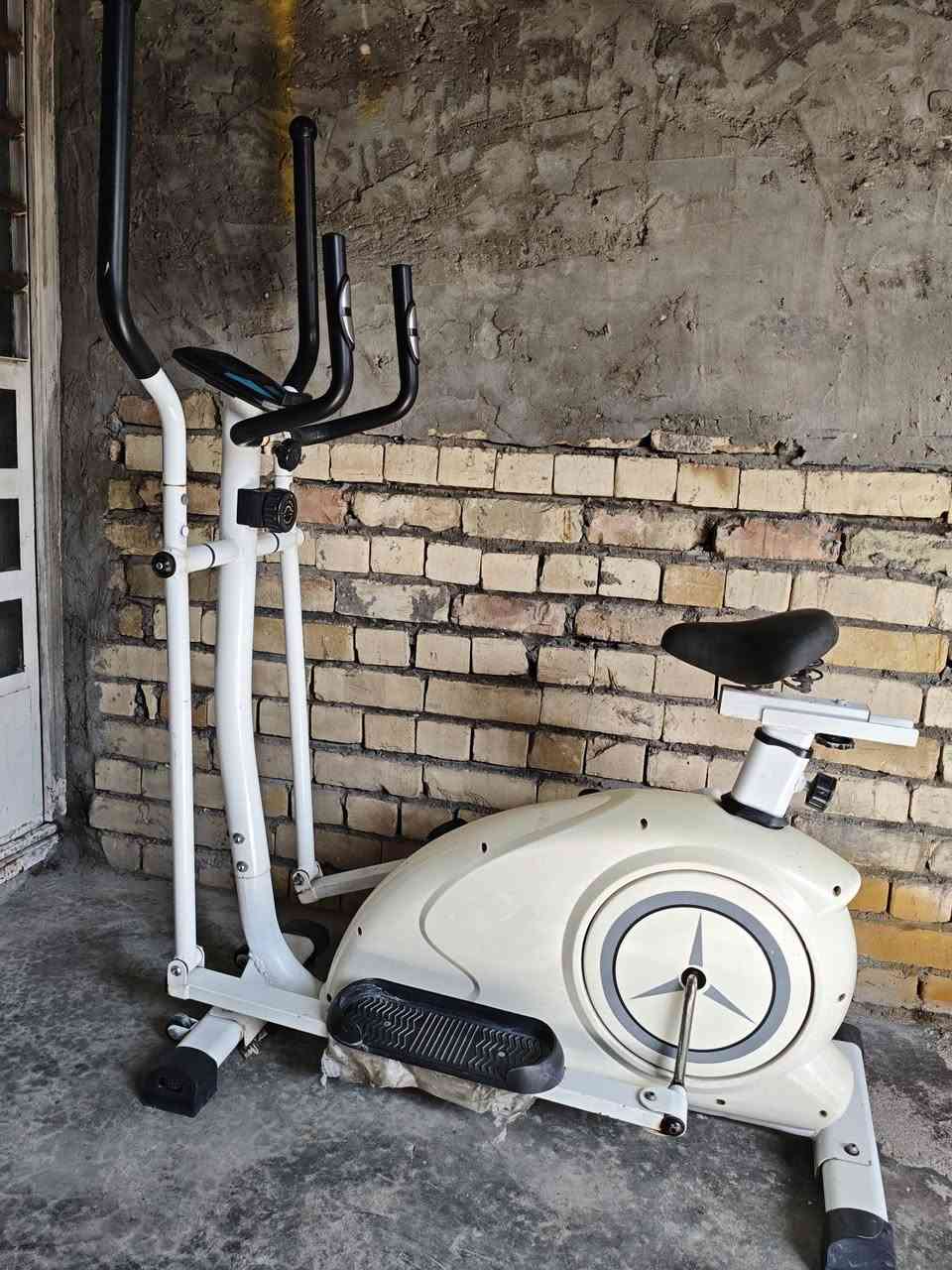 جهاز رياضة للبيع مستعمل قليل عرض 160وبي مجال قليل بغداد الشعب***********
