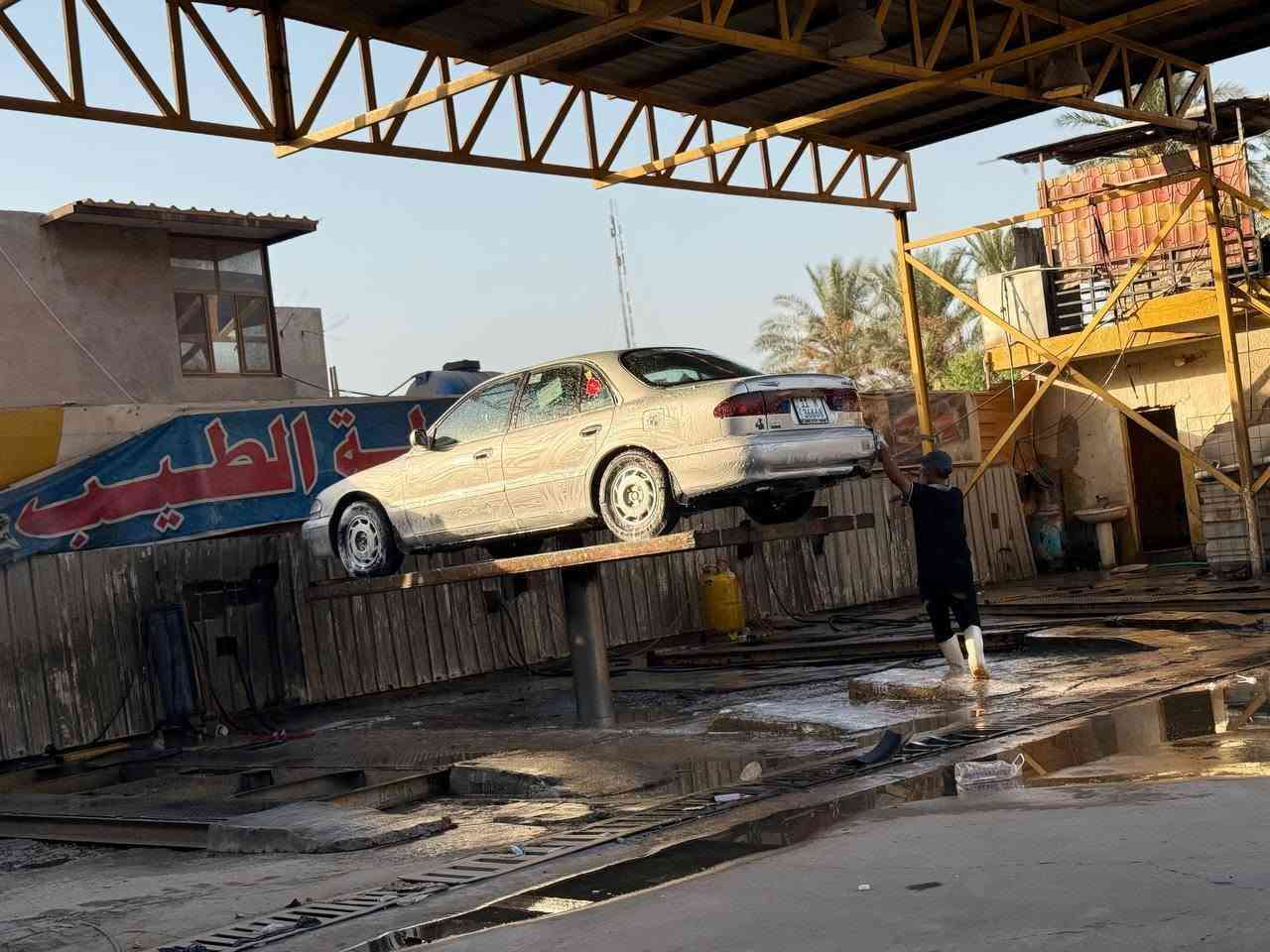 السلام عليكم سياره سوناتا موديل 94 كير محرك خير من الله تبريد شغال صدرهه خير من الله هزه جديده سنويه جديده رقم بغداد سياره مصبوغه حزام بدون اي ضربه عنوان بغداد العبيدي الاتصال ***********
