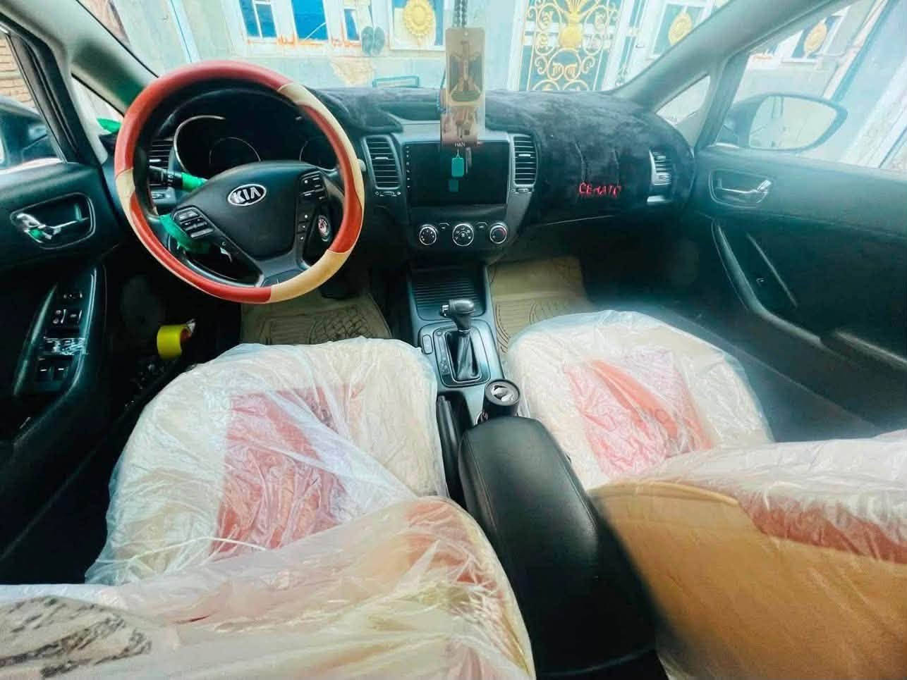 سيراتو ٢٠١٥ • ١٦٠٠ • فتحة سقف