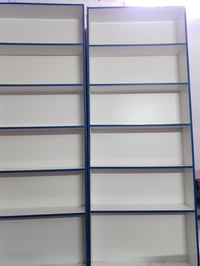 فاترينات عدد 10 ميز مكتبي جديد  كرسي مكتب  جديد  للبيع بسعر مناسب للاس...