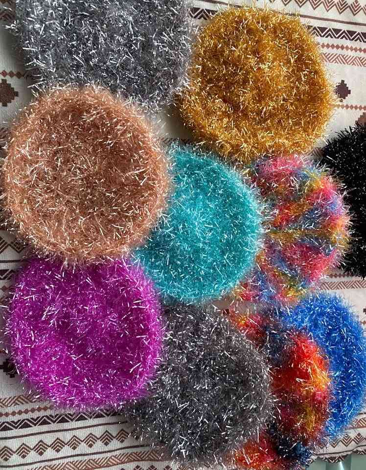 السلام عليكم متوفر عندي ٤٠٠ قطعة جلافات كردية جاهزة دابيعهم بسعر كلش مناسب وشرط الفحص للاستفسار هذا رقم  واتساب.
‏***********
