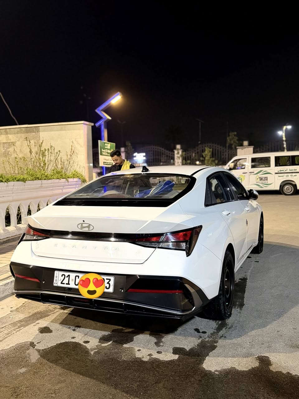 > 🚘 للبيع هونداي النترا 2024 – فول مواصفات
> 
> 🔹 الموديل: 2024
> 🔹 الممشى: 19,000 كم فقط
> 🔹 المحرك: 1.5 لتر اقتصادي جداً

> 🔹 الرقم: سليمانية
> 🔹 الحالة: هلال جوة الباب الخلفي فقط، باقي السيارة مكفولة
> مغلفه لايلون حراري بالكامل من صندوق ودواخل
> ✨ المواصفات:
> تشغيل بصمة - دخول ذكي - شاشة لمس - كاميرا خلفية - حساسات - مثبت سرعة - تحكم مقود - تكييف ثلج
>  نقطه عمياء
> 📌 السيارة استخدام شخصي ونظافة 100%، صيانة دورية، جاهزة للفحص
> 📍 المكان: أبو غريب - مجمع الزيتون
> 💰 السعر: 130 
***********
