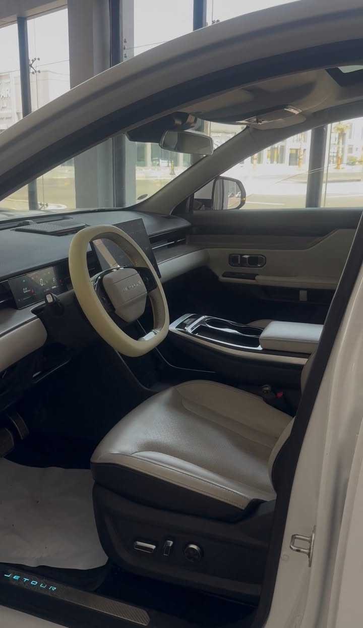 Jetuor dashing Luxury 2025 
💵$17600
٥ . سال ضمان شركه هارلم
ماشيه ٢٠ الف
☎️***********
