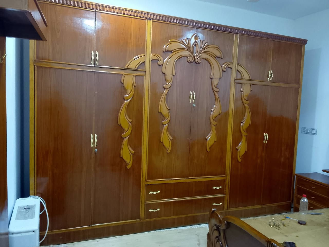 السلام عليكم يوجد غرفه نوم احطاطه 
داخل خارج النضافه 90بل 100
السعر 750وبيها مجال العنوان الرمانه البوعبيد 
***********
