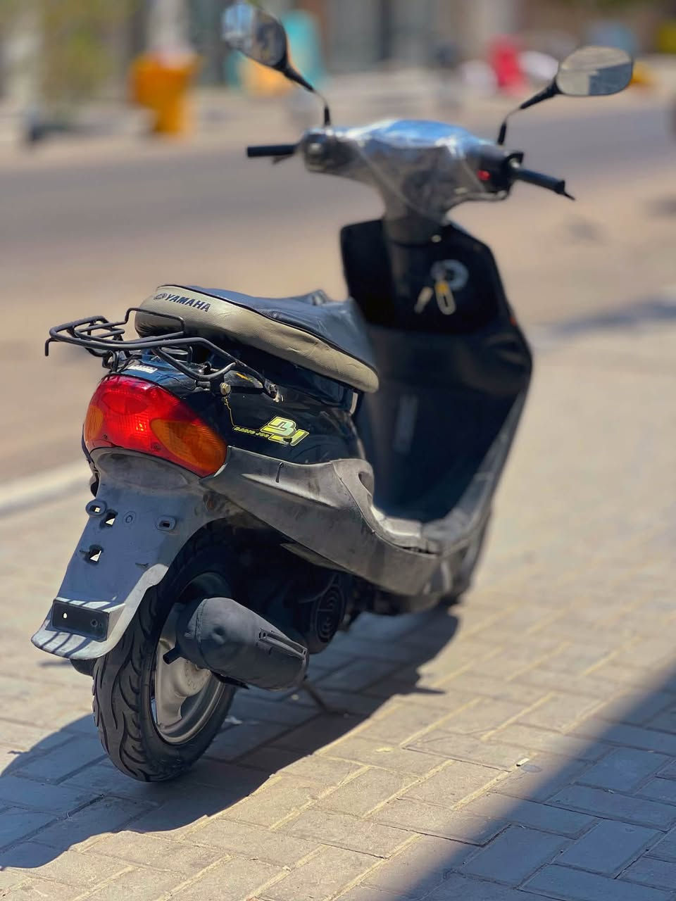 دراجة تسعة جديدة بكل معنة الكلمة ما مفتوحة مال وكيل استعمال جداً قليل كاملة من كلشي  ملحة سلف   هندر اشاير لايتات عالي ناصي هورن بس  بريك  ورة قفال ستيرن وصندوك دبلات 100% كفراتهة كلهة بلاد والكابريتة هم بلاد دراجة ما ملعوب بيهة نهائين وما مستخدمة اخذتهة قبل 4 أشهر وكيل وما طلعت بيهة صارت علي بستمية هسة اريد ابيعهة ما محتاجهة سعرها 250 بلاش نهايتهة قفل ما بيها مجال يعجبك سعر تصل ما عجبك عوفهة موجود واتساب وتصال *********** 
‏مكاني بصرة جزائر

