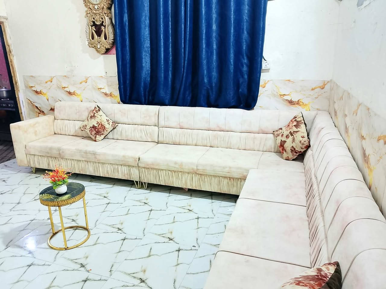 ديوان تركي • ١٠ مقعد • نضيف