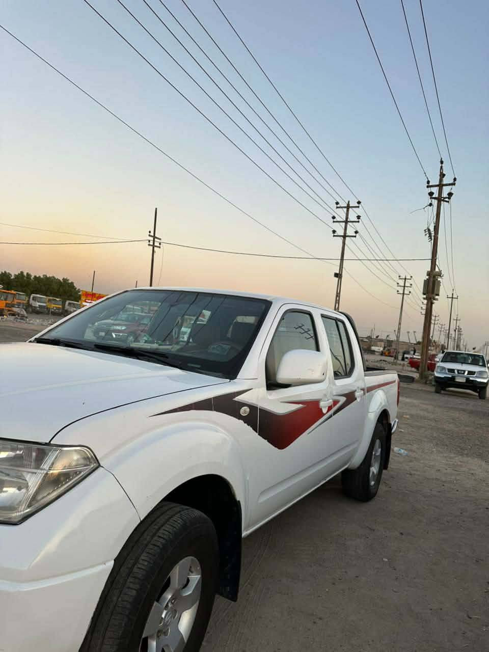 السلام عليكم نيسان نيفارا ٢٠١٣ كير مكينه كير عادي كاز بيها بارد بل جاملغ والباب  وبيها صبق قليل سنويا ٢٠٢٨ رقم بصره تحويلها ثاني يوم رقم بصره فور ويل السعر ٧٨ وبيها مجال حك الجيه الاتصال ***********
