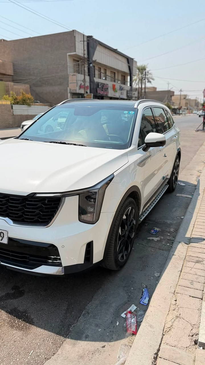 كيا سورنتو 2026 محرك 6 سلندر
بانوراما❗️دوسات❗️دبل كامره

المواصفات العامة:
🚗 الموديل: 2026 خليجي  
🔧 المحرك: 3.5 لتر – 6 سلندر  
📉 العداد:  4 الف زيروو  
🚗 سياره كفاله عامه بدون زلغ 
🛡️ الضمان: 5 سنوات أو 100,000 كم  
🔧 صيانة مجانية سنة أو 10,000 كم  
📍 الأرقام: بغداد 

💎 المواصفات:
✨ بصمة تشغيل
✨ تشغيل عن بُعد + نظام ترحيب
✨ عداد ديجيتال متغير
✨ دوسات 
✨ مقاعد لون ابيض مخمل
✨ مقاعد أمامية كهربائية
✨ صندوق كهرباء
✨ سستم إيرباك 2
❄️ 7 مقاعد مع تبريد 3 مناطق
✨ صندوق خلفي كهربائي
✨ شاشة كبيرة + GPS
✨ شحن لاسلكي
✨ سايد بريك إلكتروني + Auto Hold
✨ إنارة LED أمامية وخلفية
✨ حساسات أمامية وخلفية عدد 12
✨ ويل كب حجم 20  

اي استفسار ***********

العنوان بغداد
