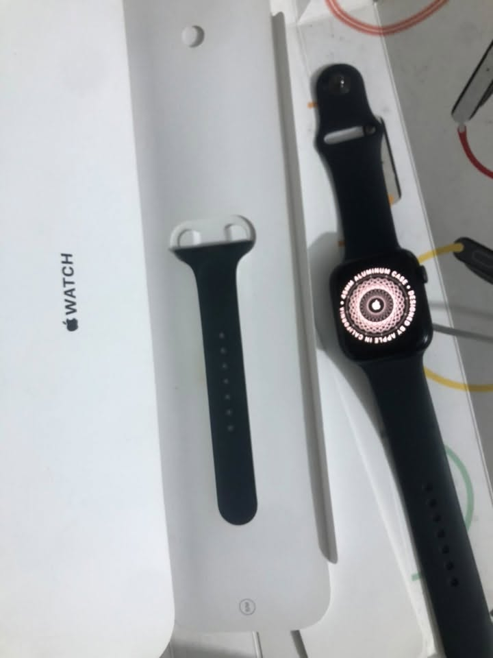 ساعه ابل سيريس 7
45mm
كامله هيه وملحقاتها مامستعمله بس مفتوحه
السعر 215
واتس ***********
