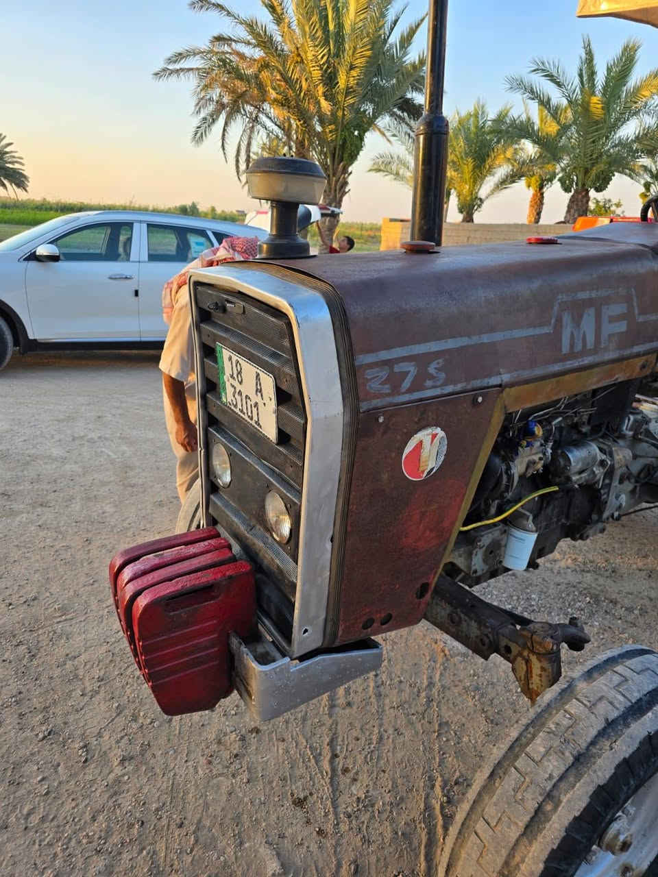 ساحبه انكليزي حجم 275 رقم بابل انكليزي كير محرك جديد السرنر مبدل مال تركيه مكان ابو غريب ***********.    ***********
