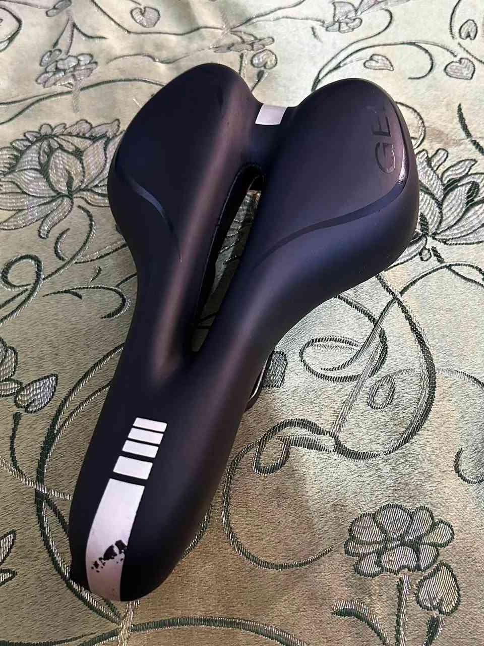 غراض بايسكل للبيع
ستيرن رياضي ٨٠ سنتيم 
سرج طبي رياضي 
بطيخه خليه طرب ٣٦ سيم 
السعر شلع ب٦٠ واذا مفرد تفاهم بالخاص 
مكاني كربلاء لا يوجد توصيل 
رقمي ***********
