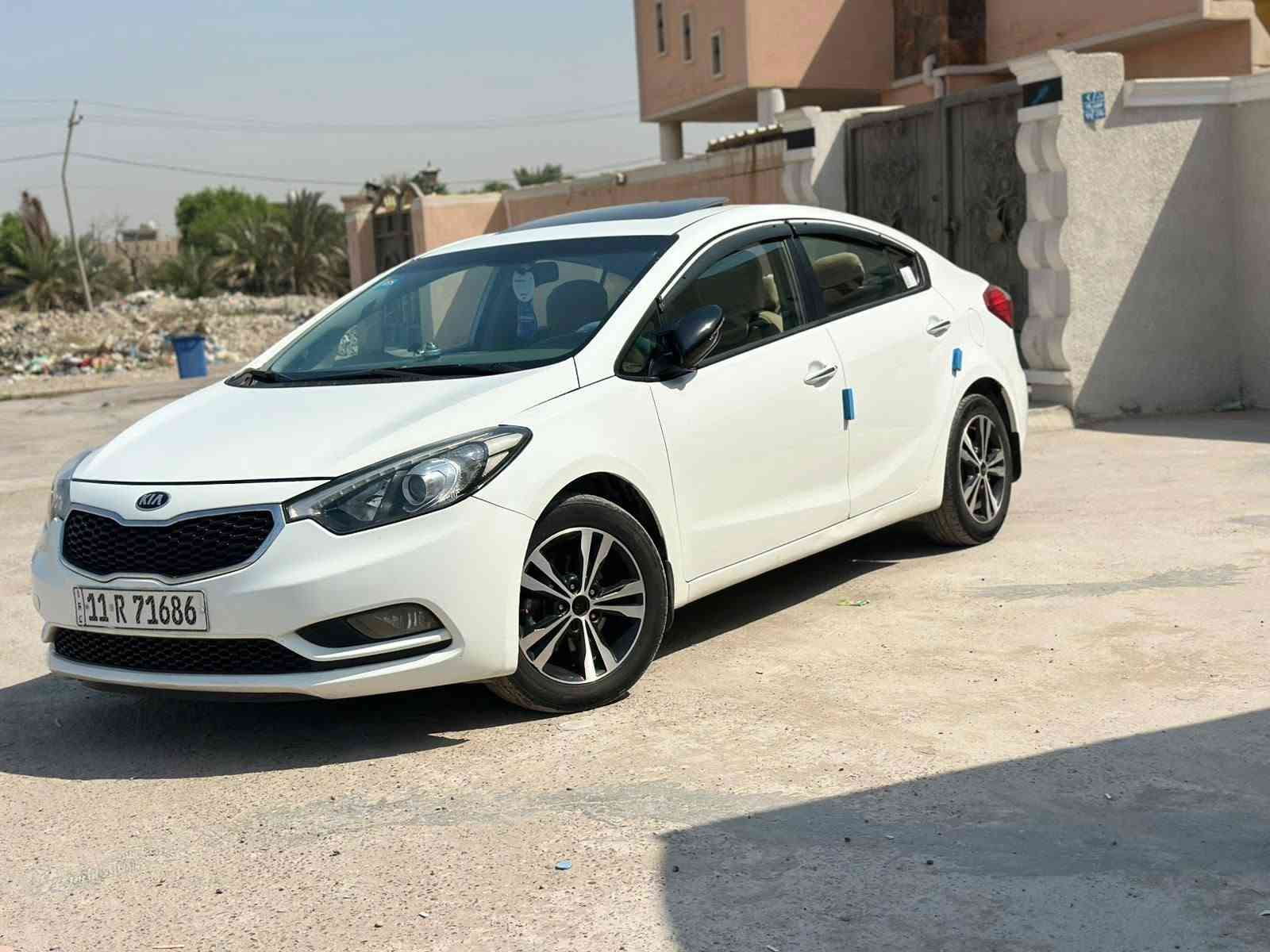 يالله سلام عليكم 

البيع كيا سيراتو 2014
خليجي

السيارة جديدة وترايك زيرو وشرط احلة من الصور 

كتلوكات الشركة موجودة 
تخم تاير جديد 

حداديه كهربائيات بشرط 

 فتحة سقف 

اشاير بالمري + مري شفط 

كامره + شاشه اندرويد اصدار حديث 

محر 2000 عالوضع الشركة 

كير ٦ نمر

ممشه قليل والسيارة مال بيت وبالعافيه عالياخذها 

رقم بغداد
سنوية ورقم كله جديد 

السعر 110وبي مجال/***********
