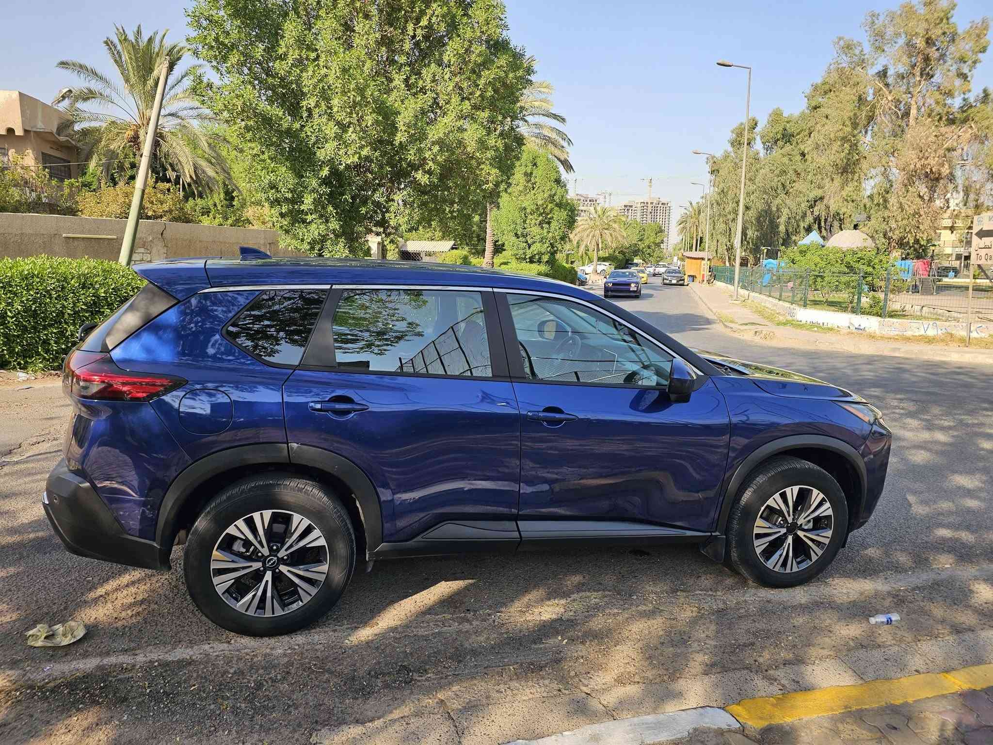 نيسان روج 2023 SV
بدون صبغ. فقط بارد بالجاملغ الخلفي 
سعر  147  $ ورقه و بها مجال قليل 

مواصفات 

بصمه 

بابين بصمه 

شاشه كبير 

لايد LED زينون 

تحكم ستيرن 

تحديد سرعه  

كامره 

حساس 

رادار 

كشن كهرباء

السيارة رقم اربيل باسمي تحب تحويل او وكاله

رقم موبايل ☎️ *********** 

مكان السيارة بغداد اليرموك
