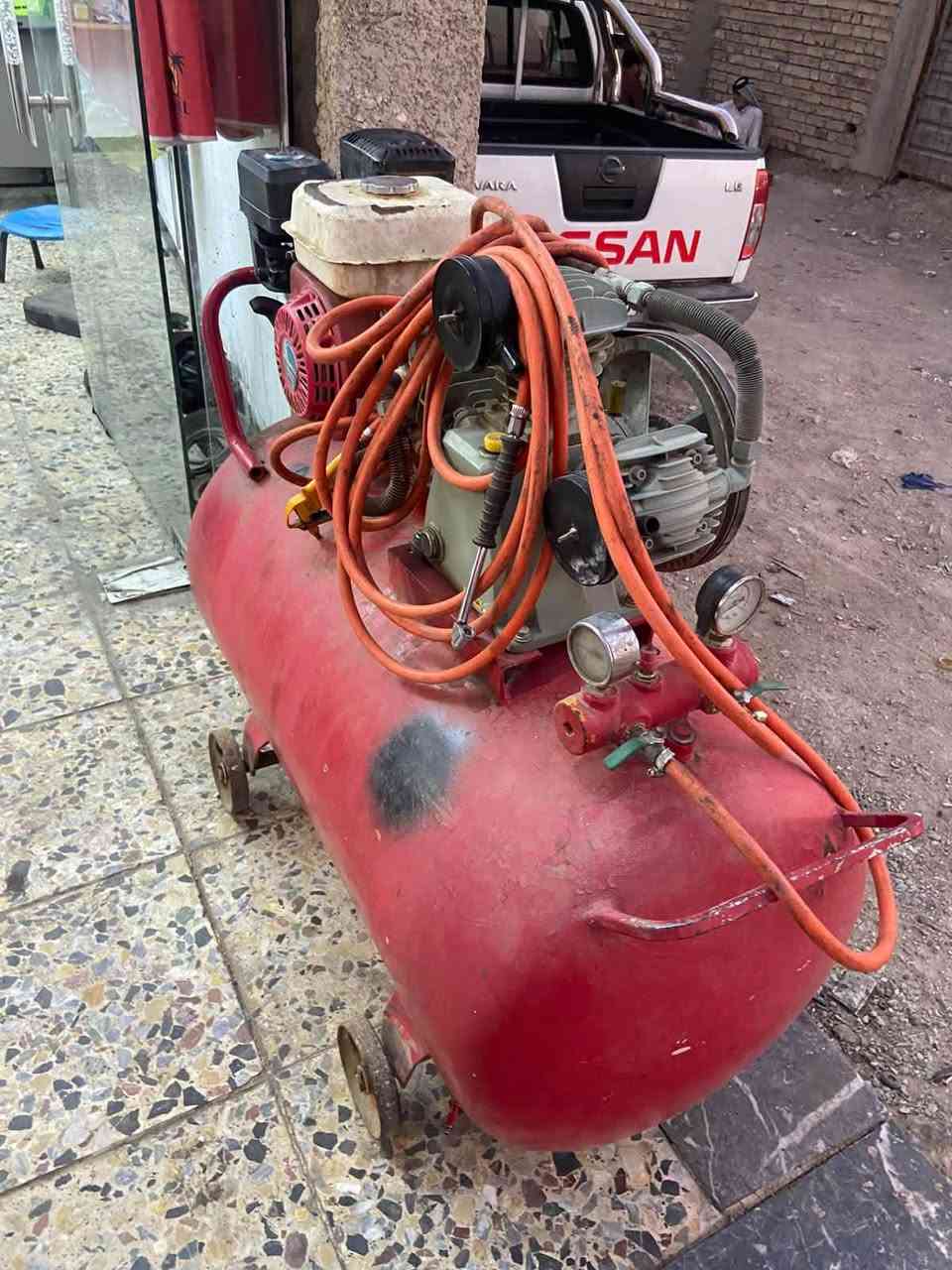 عدنه هاذ الحلو للبيع بس مولد بانزين بدون كهرباء شغال نكره سعر قفل قفل قفل 🔒 ٢٠٠الف ***********
