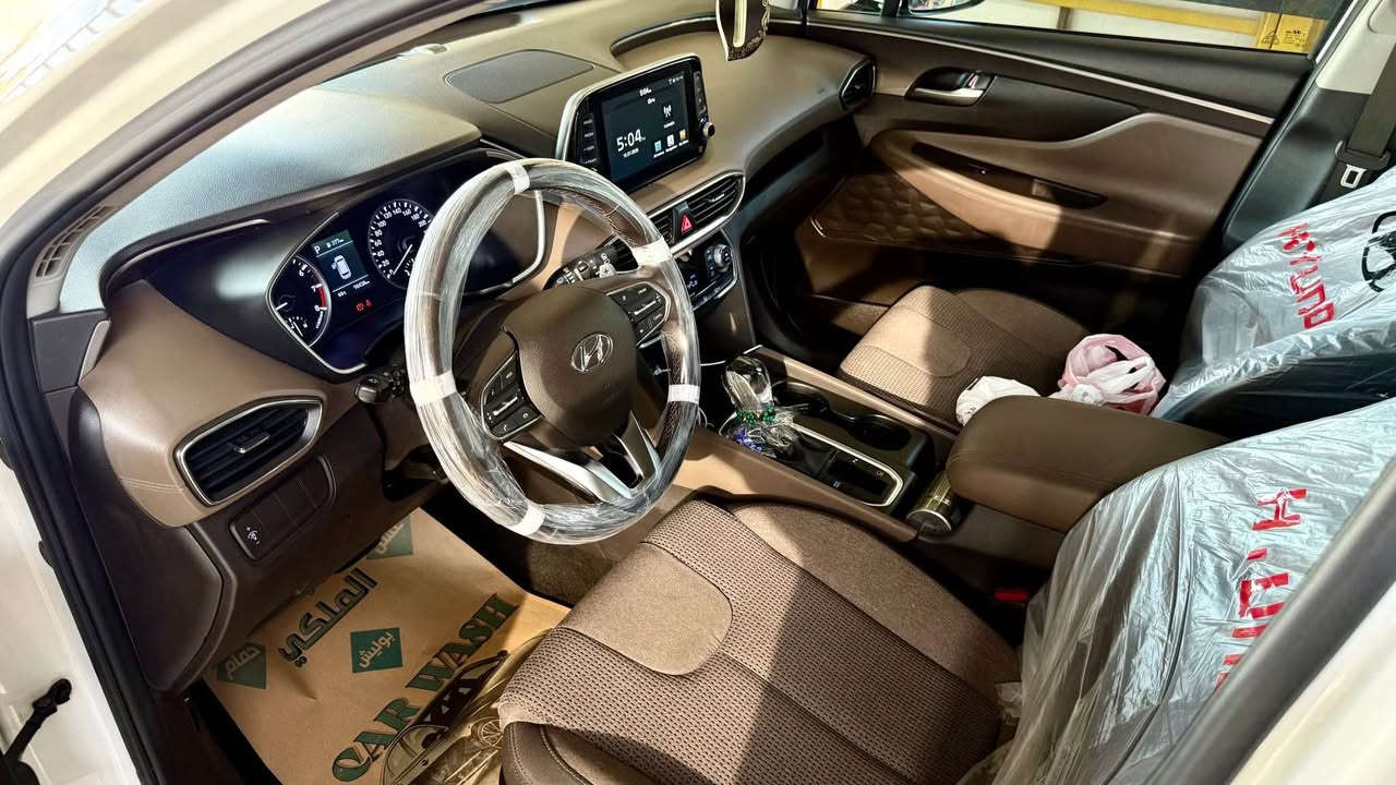هوندای سەنتافی 2020 خەلیجی زۆر تازەیە یەک دەستە بی بۆیاخ 99000km ڕۆشتوا بەشەرتی گیڕ و مەکینە فول مواسەفاتە 4 بستۆنە 
*********** كركوك, العراق
