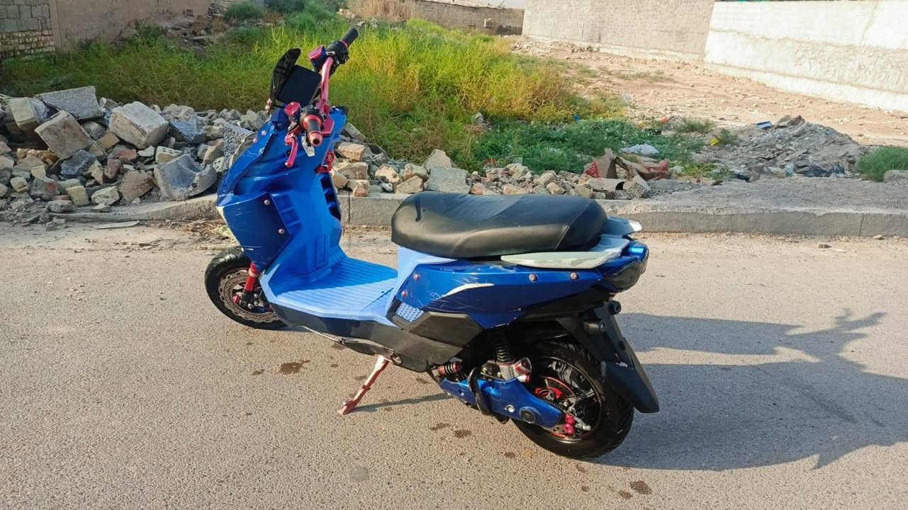 السلام عليكم دراجه شحن للبيع اخت الجديده فول مواصفات موديل 26 دراجة نضام بك الملف 3000 النضافه 100 /100 خير من الله لايت عالي وناصي هورن نشرات اشاير شلعه ومعدل بطاريات الكبار السعر 280 وبيه مجال بسيط الرقم *********** المكان بغداد
