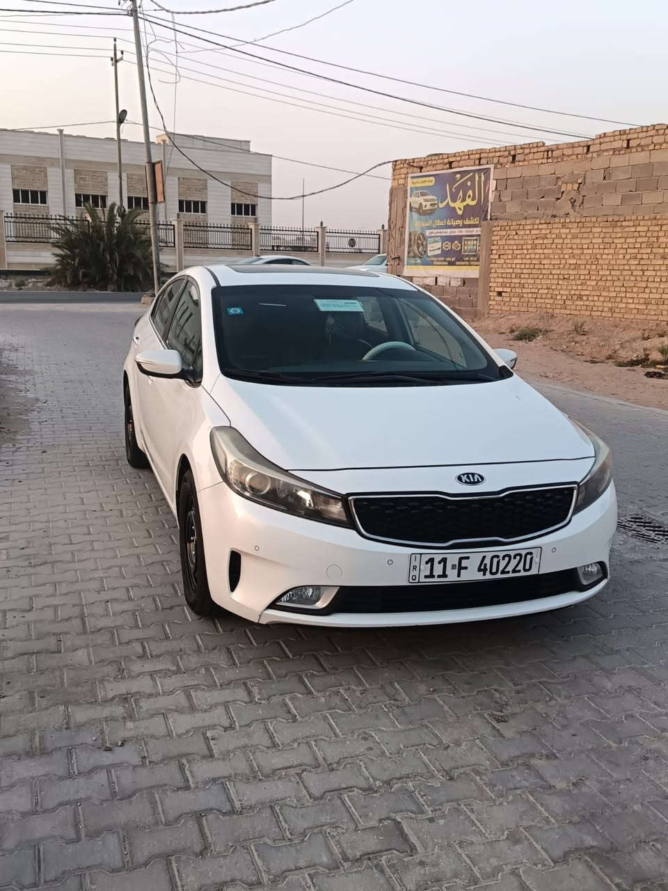 السلام عليكم سيراتو موديل 18سياره جديده ماشيه 90الف سوناره بل منشور رقم بغداد بسمي فول 1/1 له معرفت السعر اتصل *********** مكان السياره السماوه
