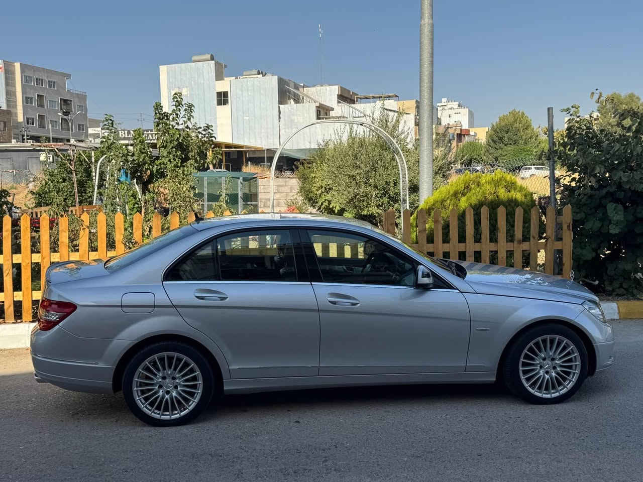بە ناوی خوای گەورە و میهرەبان مارسیدیس بێنز C280 2010گێر ئۆتۆماتیک ٦ پستۆن مەکینە مەرغوب بێ سەرەتایە کۆدی بۆ کراوە بە ناوی خۆمانەوەیە لۆک لۆکە بێ بۆیاغ  بێ کاڵ بونەوە لەسەر دەقی شەریکە ماوەتەوە کوشن جلدد لۆک کوشن کارەبا تەبرید مەرکەزی شاشە گەورە سەیارەکە بەس ماشاللەی ئەوێ گیرومەکینەی بەشەرت زۆر تازەو جوان ماوەتەوە چوار تایەو ویلی لۆکی لە ژیرە تەبریدی مەزبوت هەموو گیانی بەشەرت سەیارەکە لە جوانیا تاکە مالی دۆستە سعر 88 گەلاو مەعامەلەیەکی کەم شوین سلیمانی رقم تلفون 🤍***********🤍***********🤍 السليمانية, العراق
