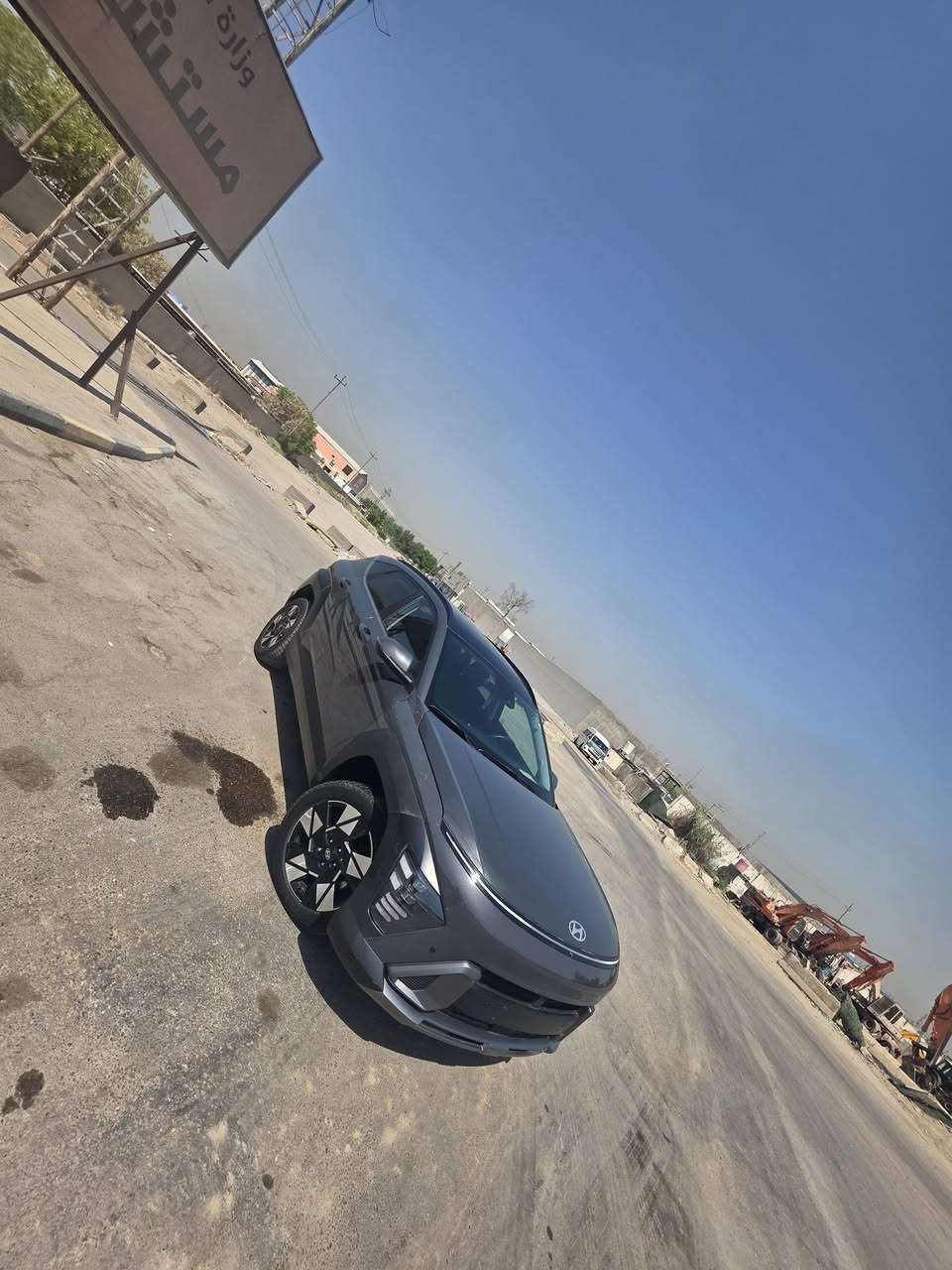السلام عليكم كونا2024 وارد امريكي حادث السيارة الجاملغ مامي فقط بدون اي دواخل باقي السيارة مكفول سياره جديده كلش مواصفات السياره بصمه كرسي كهرباء جلد بانوراما حساسات اماميه خلفيه رادار امامي خلفي نقطه عمياء شاشه متصله كراسي تدفئه مثبت سرعه ماشه السيارة15 حقيقي مكان االسياره بالمحموديه رقم الهاتف***********
