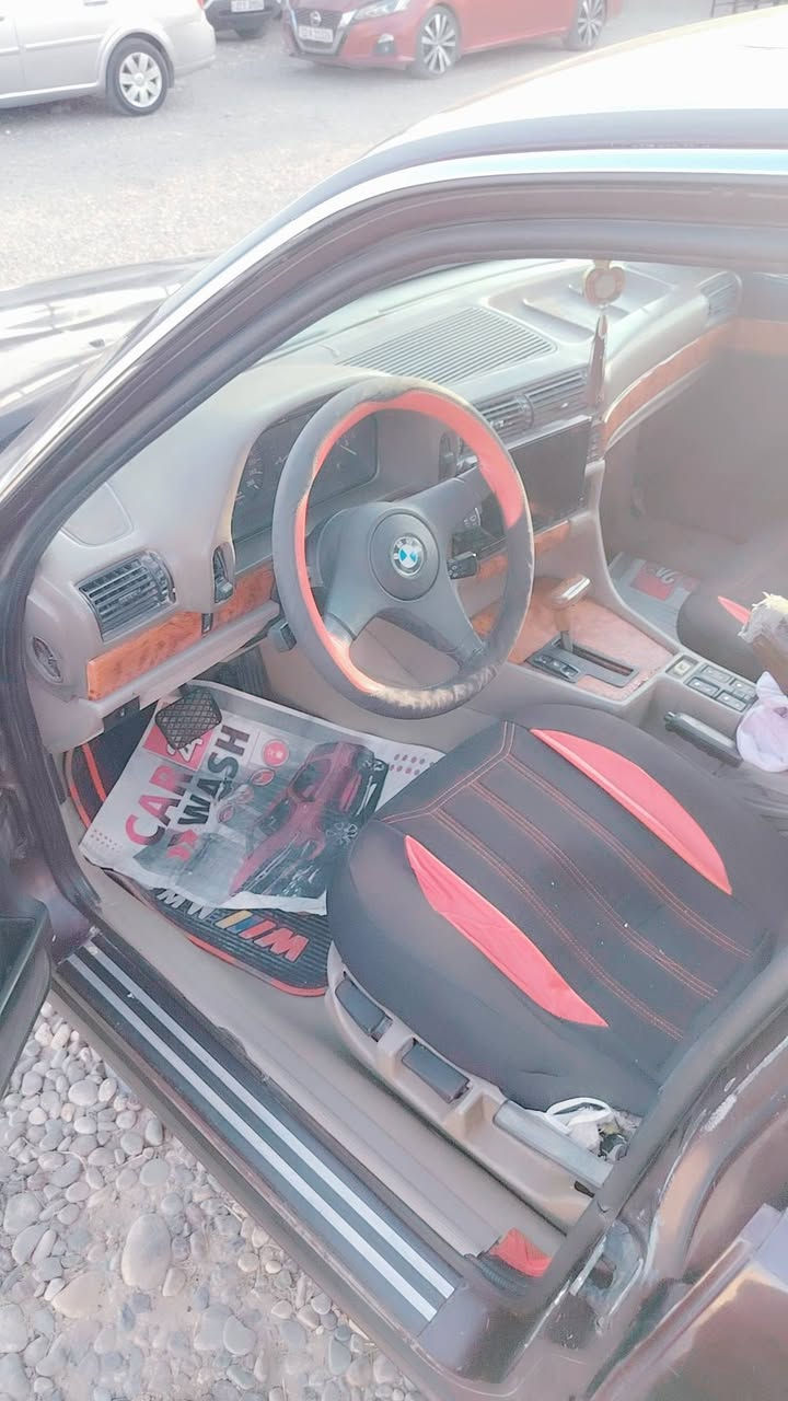 السلام عليكم                                                                            بي إم  BMW 
حجم/730
موديل/1992
فول مواصفات فتحة ايرباگات
سعر 47وبيها مجال 
بيع او مراوس حسب القناعه 
شرط لا صرف ولا نفخ 
سياره جاهزة 
رقم صلاح الدين دولي 
هـ***********
