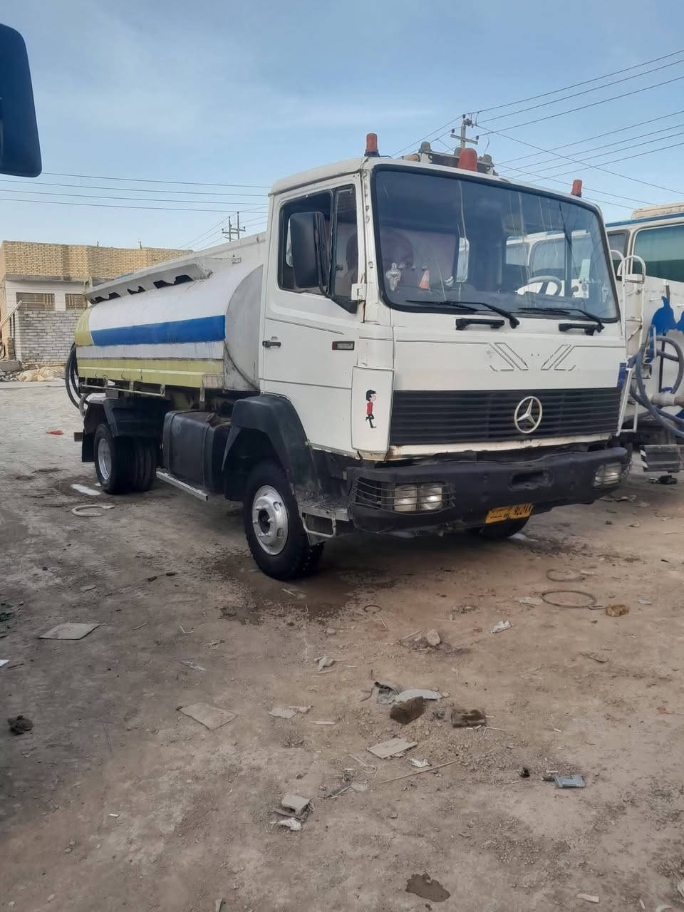 سلام عليكم للبيع دنكر البه 8طن مكينه وكير أبو ردين 6عادي بيهه بخار  رقم بغداد موديل 90 6برغي شاصي مكفول سلف دينمو اكلج كلهن جدد مكان السياره ناصريه للستفسار اكثر عله رقم***********
