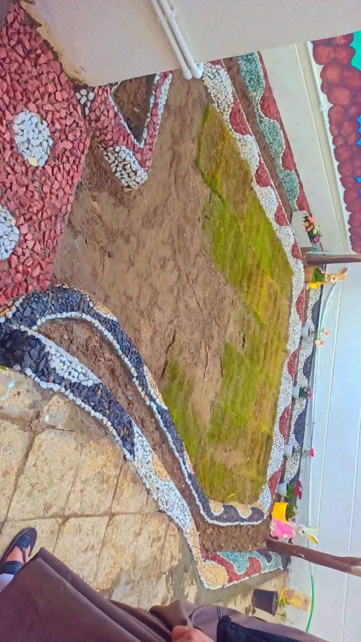 حسين لتصميم الحدائق ***********
🍃مستـعدون🍂 ، لـترتيب🐦 الحدائق المنزلية 🏝️🏘️
وزراعة النباتات، 🌾🌴🌱والازهار، 🌼🌺🌻وقص الثيل.🌾🌾
وعمل الديكورات والتصاميم،الحديثة للحدائق،، بواسطة الاحجار الملونة 
ونعمل على تصميم الشلالات 💦والنافورات

نص مكتوب في الصور:
- Shot on realme 8