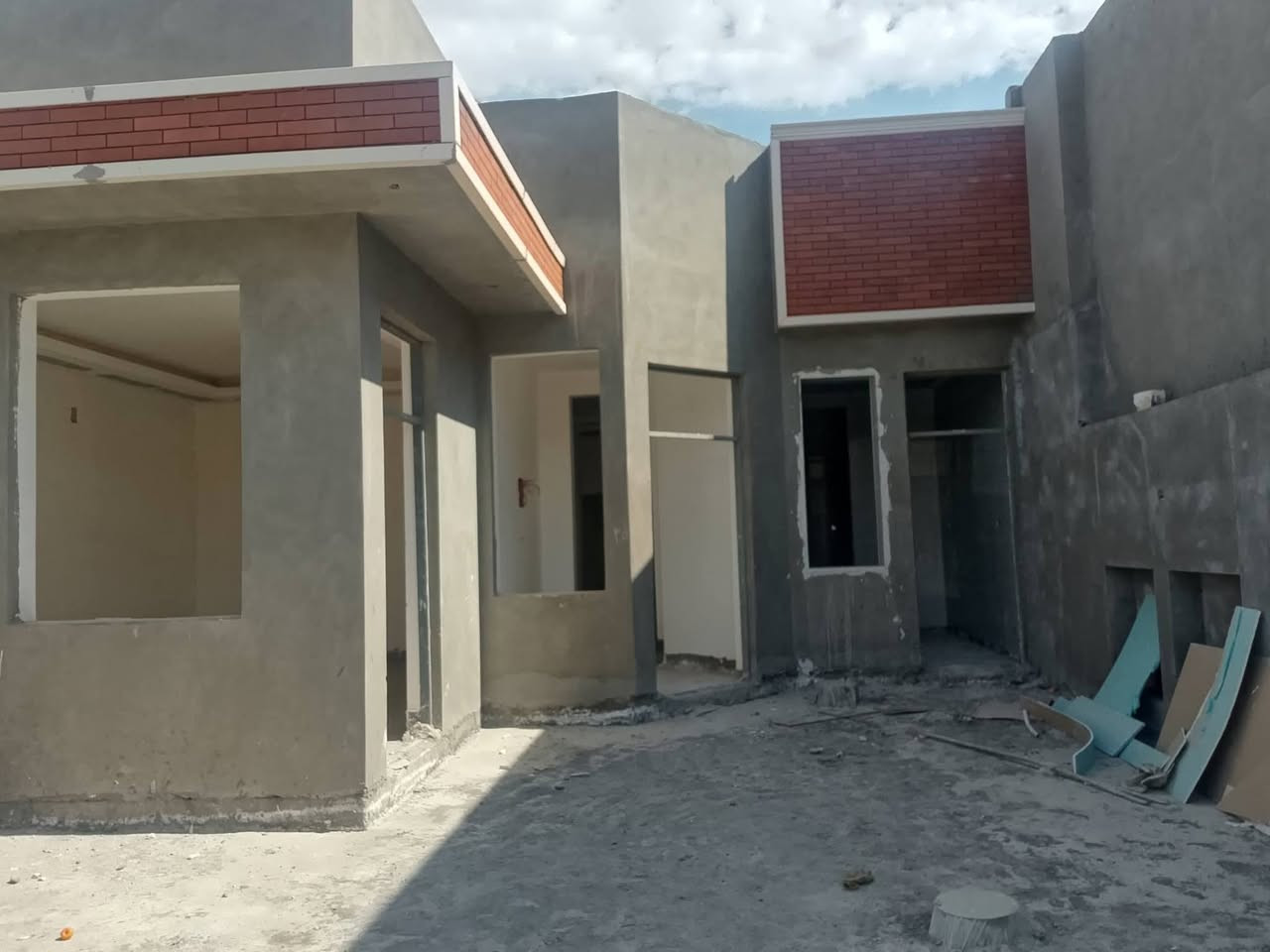 بيت مساحة 250 م المراحل الأخيرة في مجمع الأبرار السكني معروض للبيع او المراوس ببيت نظيف بالولاية
البيت مطلوب للمصرف العقاري للأستفسار التواصل عله ‏‪الرقم ‏‪***********‬‏
بيت مساحة 250 م المراحل الأخيرة في مجمع الأبرار السكني معروض للبيع او المراوس ببيت نظيف بالولاية
