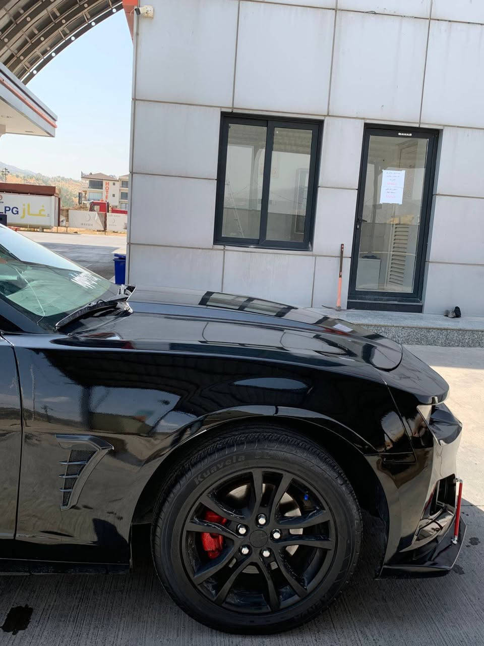 كمارو RS 2015
⚙️ محرك 6 سلندر 3.6L
🚘 فئة RS
🎛️ تحكم استيرن
🪑 دوشمه جديده + كشنات كهرباء
❄️ تكييف وتبريد
 💡منظومه زنون 
🛞 ويل 18
🖤 لون أسود
🏁 محدث بل كامل 18
🏁 جناح خلفي
⚙️ گير أوتوماتيك

كفاله شواصي ولغد گير ومحرك حادث فقط دعاميه اماميه مصبوغه عام جماليه السيارة شكلها رياضي ومواصفاتها حلوة، مناسبة لل يريد كمارو V6 استخدام يومي.
الفحص والتفاصيل الباقية للجاد، والسعر قابل للتفاوض بالمعقول.
سعرررر 97
موقع بغداد 
رقم تواصل 
*********** بغداد, العراق
