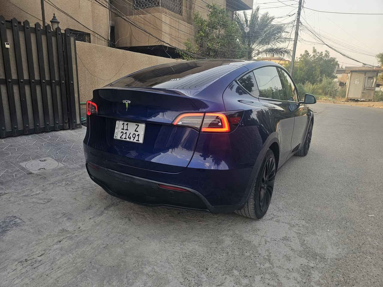 السلام عليكم 
تسلا y 2023 تك ماطور 
ماشي ٤٦الف كيلو وليس ميل
اون لاين 
صبغ بنيد بس و صور الحادث موجودة
ايرباك دركة و دشبول فقط
السعر ١٨٨$ 
مكانها بغداد
للستفسار وتساب او ماسنجر  
***********
