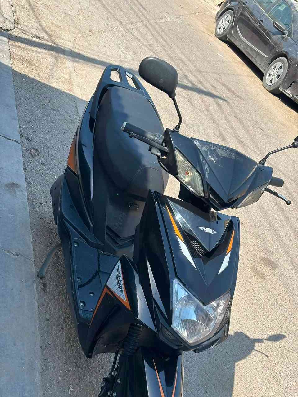 سلام عليكم سكنس شحن هاي نضافتها كدامكم الدراجه تشتغل بس متمشي ماعرف شنو نقصها باتري لو غير شي مادري 
السعر 380
المكان حي العامل 
***********
