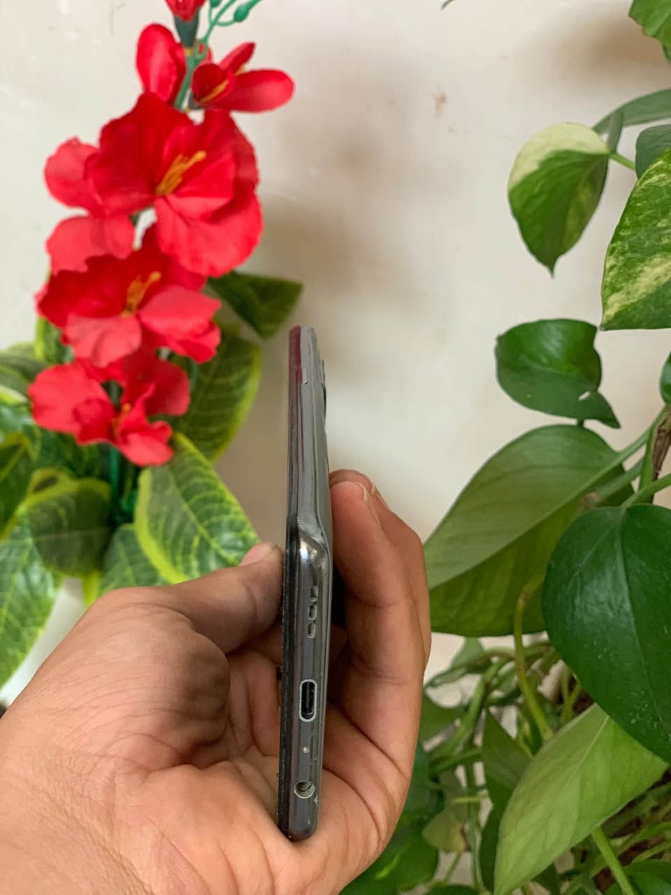Realme GT Master Edition 5G
للبيع جهاز كلش حلو ونضيف 
ذاكره ٢٥٦ رام ١٦ معالج سناب دراكون ٧٧٨g
بطاريه ٦٠٠٠ عملاقه دبل سيم جهاز فقط مبدل شاشه بس قطعه اصليه من جهاز لجهاز ودكمه لتعلي الصوت ميشتغل يتصلح ب٣الاف بكل مكان سماعه داخليه وخارجيه شغاله سيم كارت كلها شغال شرط تجي تفحص جهاز اي عيب ثاني مابي سعر (100) وبي مجال حك الجيه ومتواجد خاص
