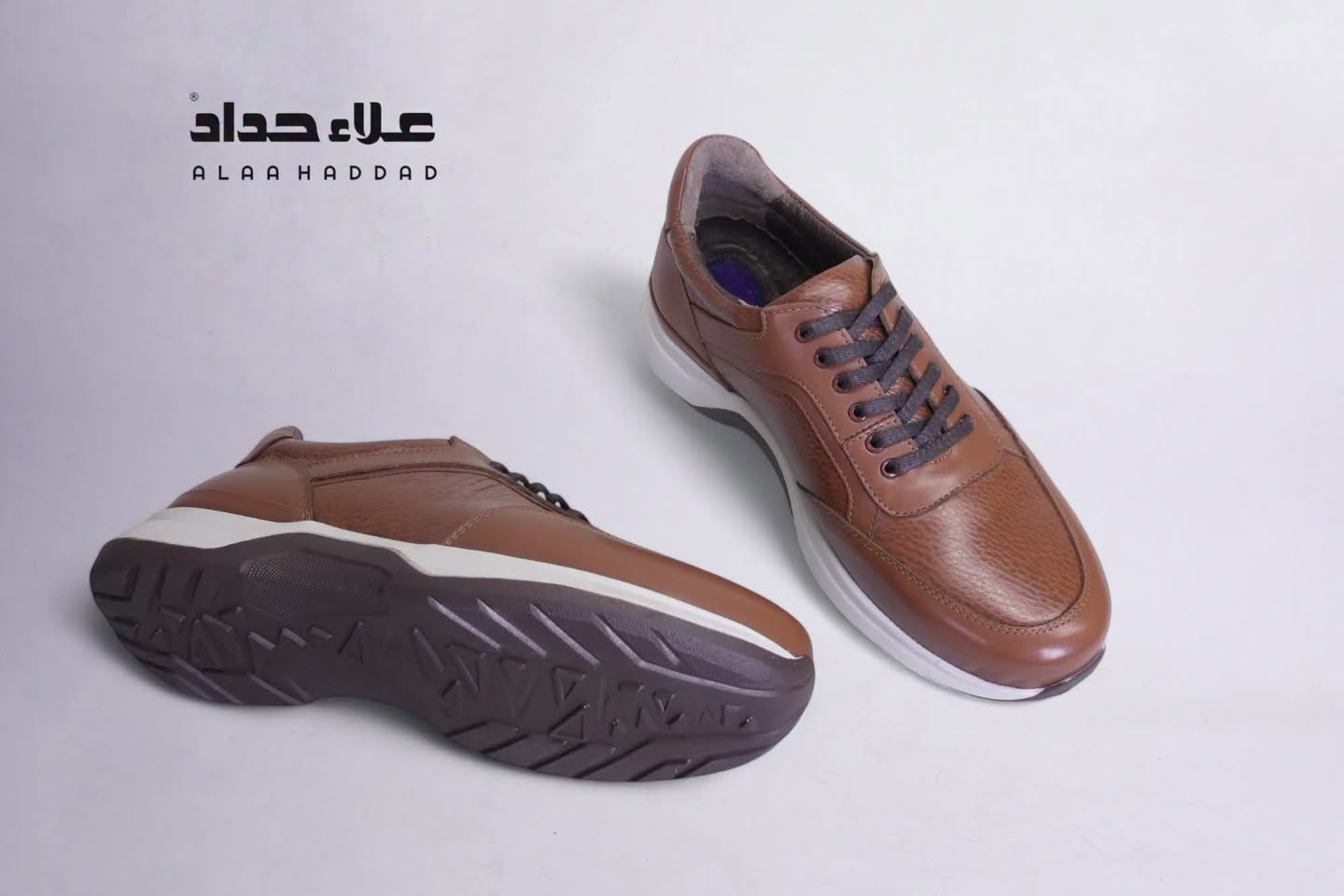 ⁨ ⁨ 🇮🇶   صنع في العراق 
 جلد طبيعي من داخل والخارج جلد طبيعي 
⭕ السعر 70,000 الف مع توصيل 
*********** :📞
📍:خانقين _ فلكة اسايش _ مجاور ماركت سناريا

نص مكتوب في الصور:
- علاء حداد
- ALAA HADDAD
- علاء حداد ALAA HADDAD