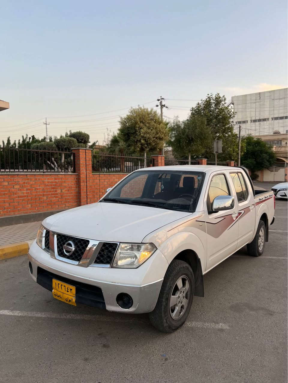 ناڤارا ٢٠١٣ سێ پارچە بۆیاخە 
بێ ناوەوە پێش و دوای کەپسە ٢٩٤ هەزار کیلۆمەتر ڕۆشتووە
گێڕ و مەکینە بە شەرت سەنەوی ٢٠٢٤ بەسەر چووە.
هەموو شتێ وازحە تکایە موشتەری نیت تێل مەکە لەگەڵ ڕێزم.
پارێزگا: هەڵەبجەی شەهید *********** - ***********
سعر: ٩٥ وەرەقەو کەمێک مەعامەلە. حلبجة, السليمانية
