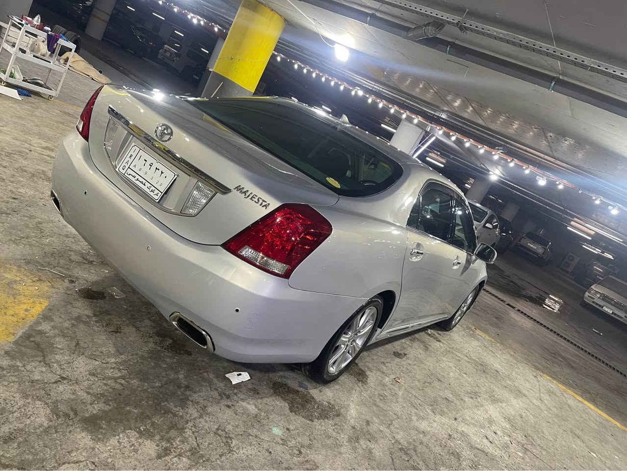toyota majesta 2011
موسس  ٤٣$
فول موا سه فات به س به رده و جلدو سلايت نيه
مه كينه v8  ره نكى سلڤه ر به حرى
كاميره و شاشه و حاسه ى بيشو دوا
حه مامو بو ليش كراوه جامى بيشو دوا هه لكيراوه
جوارتايه و ويلى لوكى له زيره
ته بريدو كه رمى به شه رت
بريكى به سراوه 
كيرو مه كينه به شه رت *********** السليمانية, العراق
