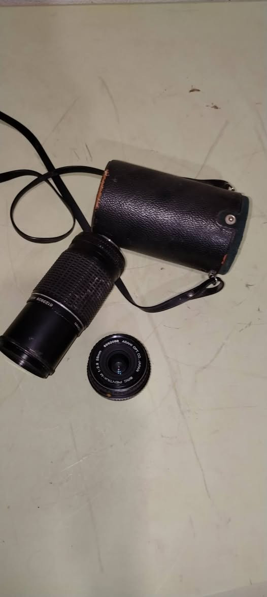 السلام عليكم عدسات كاميرا العدد 2 وحقيبة عدسات السعر 200 ألف
العدسة الصغيرة أسمها SMC Pentax-M 28mm f /2.8
والعدسة الطويله اسمها SMC Pentax-M 200mm f
للأستفسار*********** واتساب فقط أو راسلوني على الخاص المكان بغداد قريب عله الدورة
