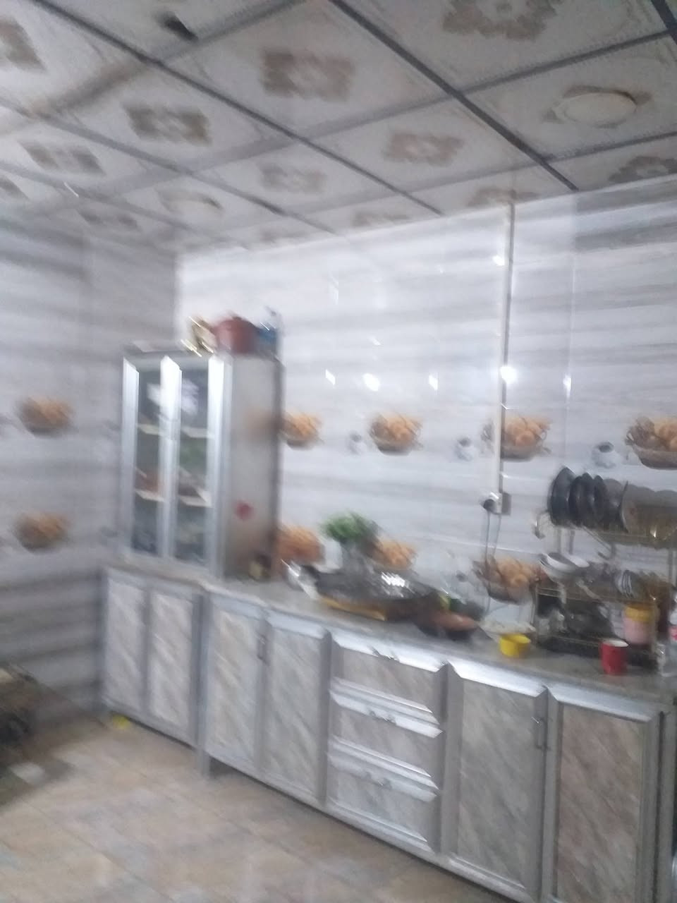 ياالله بيت للبيع طابو زراعي ومرقم ومشمول بالتطويب المساحه ١٤٠م والواجهه١٠م مسلح المنطقه كافه الخدمات تبليط ومجاري العنوان خلف بنزين خانه الشموس حي الامين الاول وموقع مميز ركن على شارعين والسعر مناسب للشراي بيع نقد فقط الاتصال على ***********
