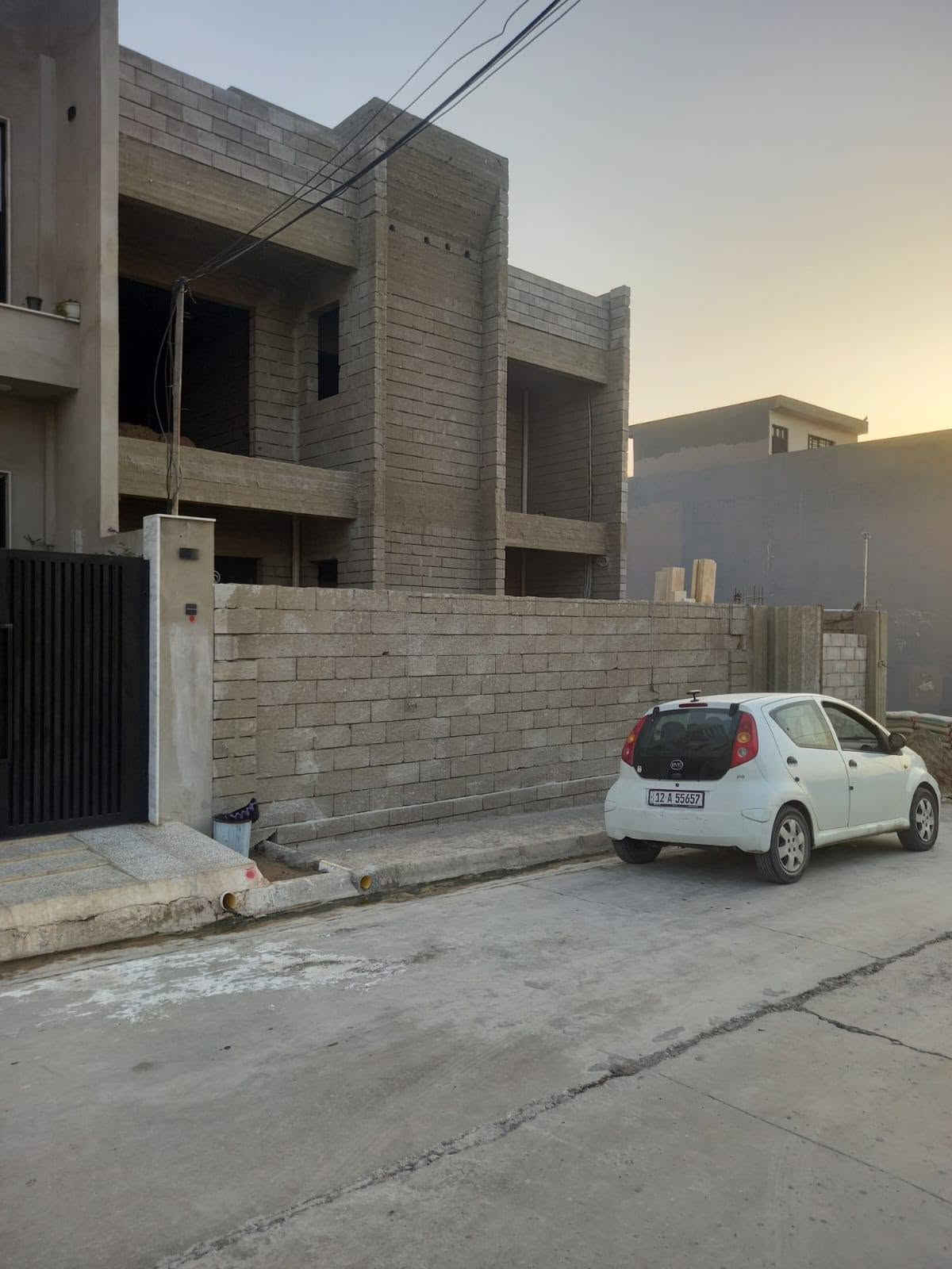 دار بالتعليم ١ هيكل للبيع ١٥٠ متر طابقين وبيتونة سكني طابو الزهور العمق ٢٥ الواجهة ٦ *********** واتس اب التفاصيل ٥ غرف
