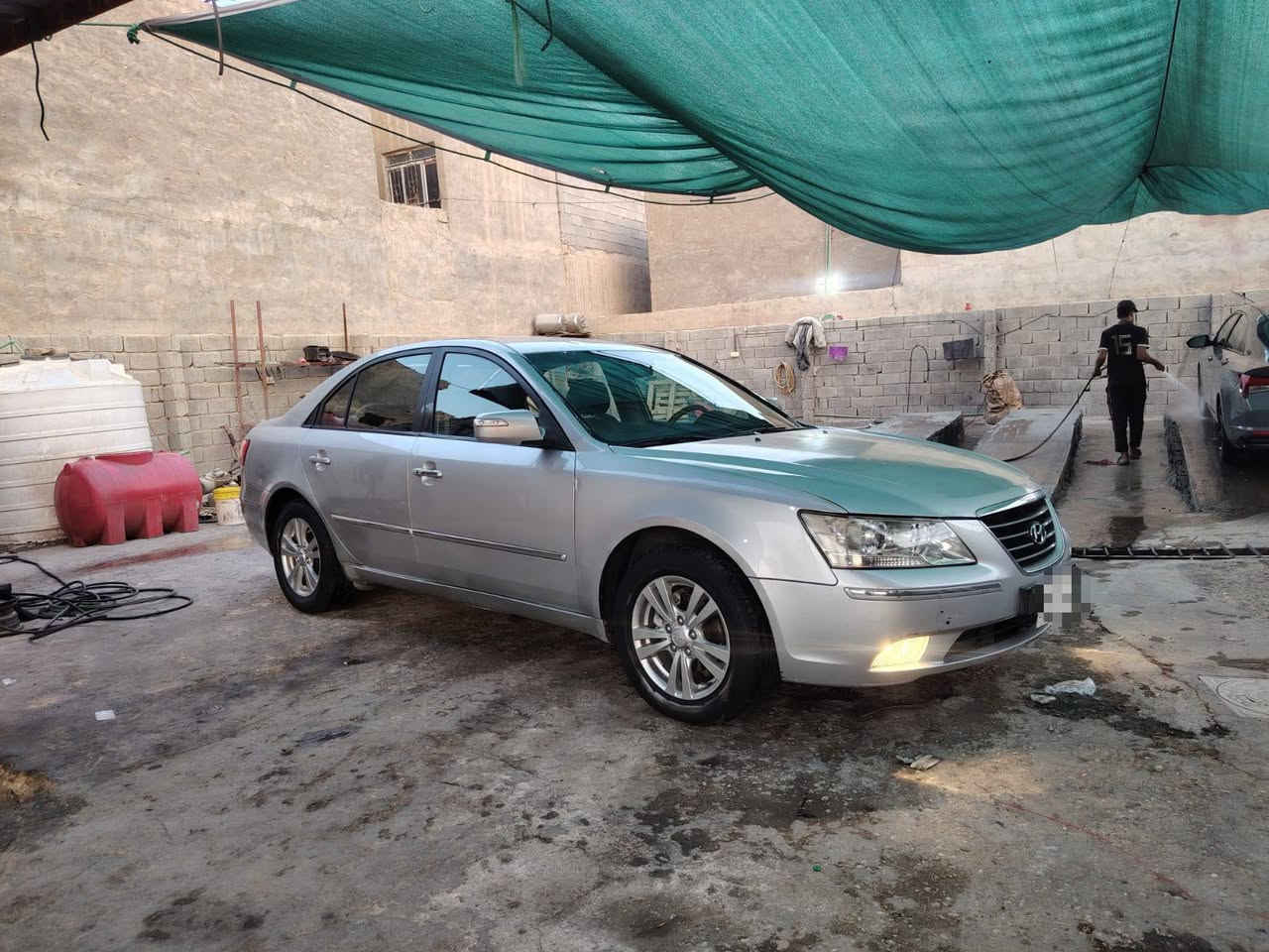 السلام عليكم 
سوناته 2010 ادوات ادوات كصة جنطة  السيارة بانزين 
السيارة فوول للأخير ما عدى الفتحة، بصمة، برده خلفية، كشنات جلد، صاج، ويل كب 16،تخم تاير جديد، تدفئة بالكشنات، مري شفط، اشارة بالبريك.. 
السيارة سبيرها مانازل، مكينه، كير، حدادية كلهن بالباكيت، 
تبريد ثلج 🥶 
السيارة جاهزة على اخر حباية.. 
السيارة مصروف عليها 
_35 قفل 
_العنوان كربلاء المقدسة 
_***********
