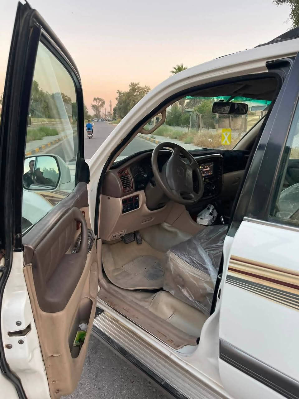 موديل 2001 نضيفه محرك عدل  مستعجل عله بيعتهه وسعر مناسب
0787988424

نص مكتوب في الصور:
- 7:25 م
- 7:24 م