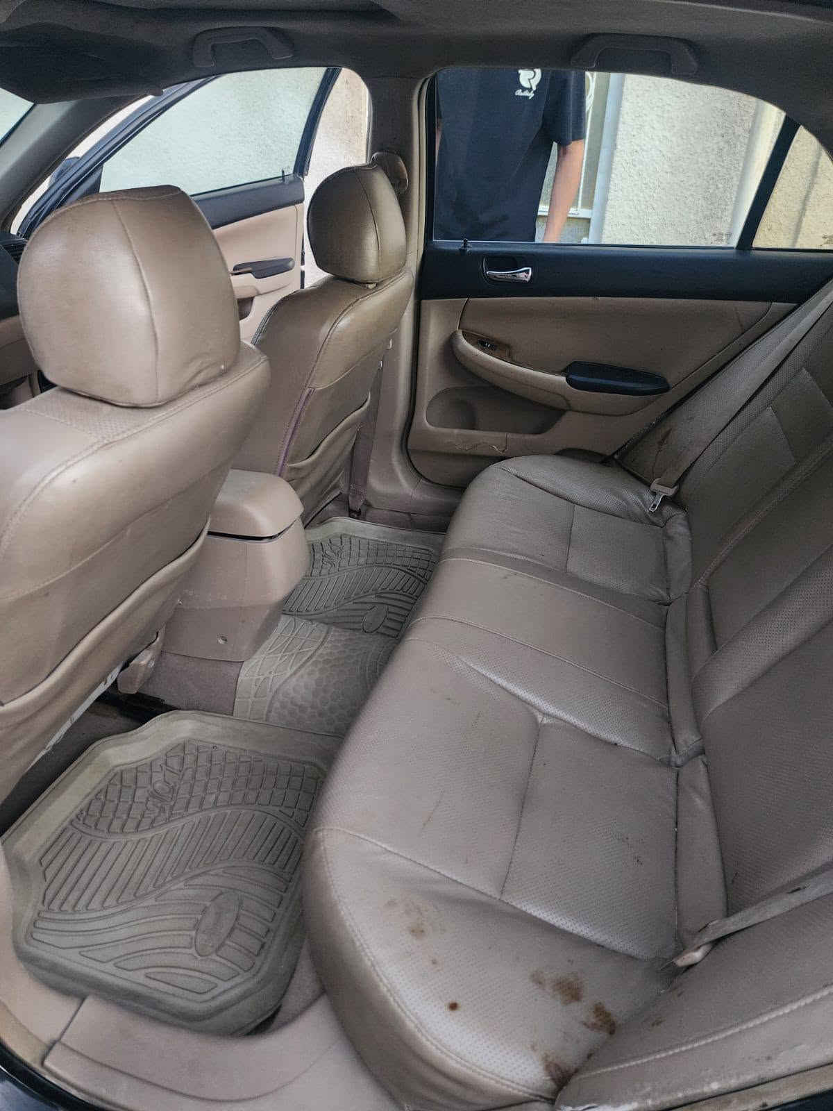 السلام عليكم byd f6 مديل 12 مكينه 1800 بيه بدايت تبخير البدي جارد سنويه منتهيه بداية الشهر  الرقم *********** وتجي واشوف بعينك السعر 28 وبيه مجال او مراوس
